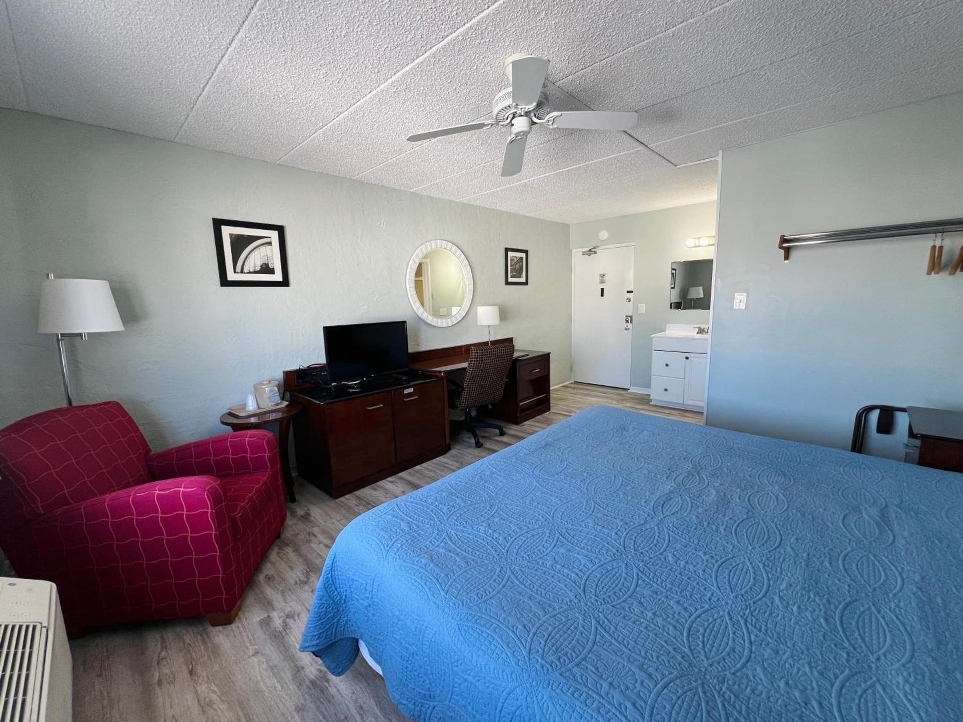 Sand Pebble Motor Lodge photo 21