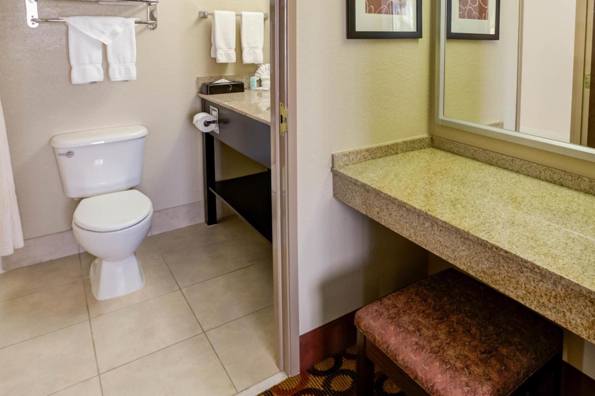 Charlotte Suites by IHG photo 23