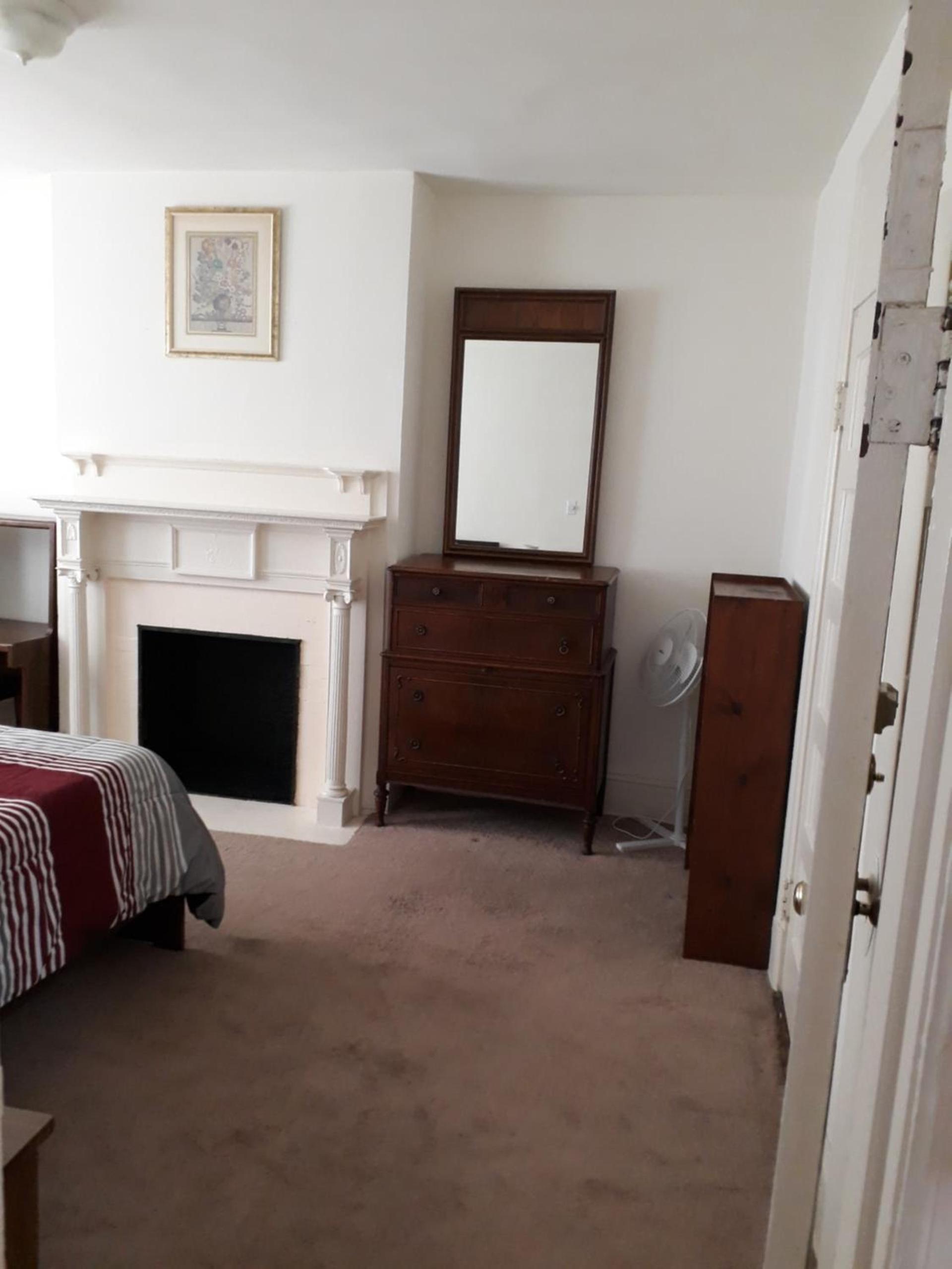 Pleasant Rooming House photo 30