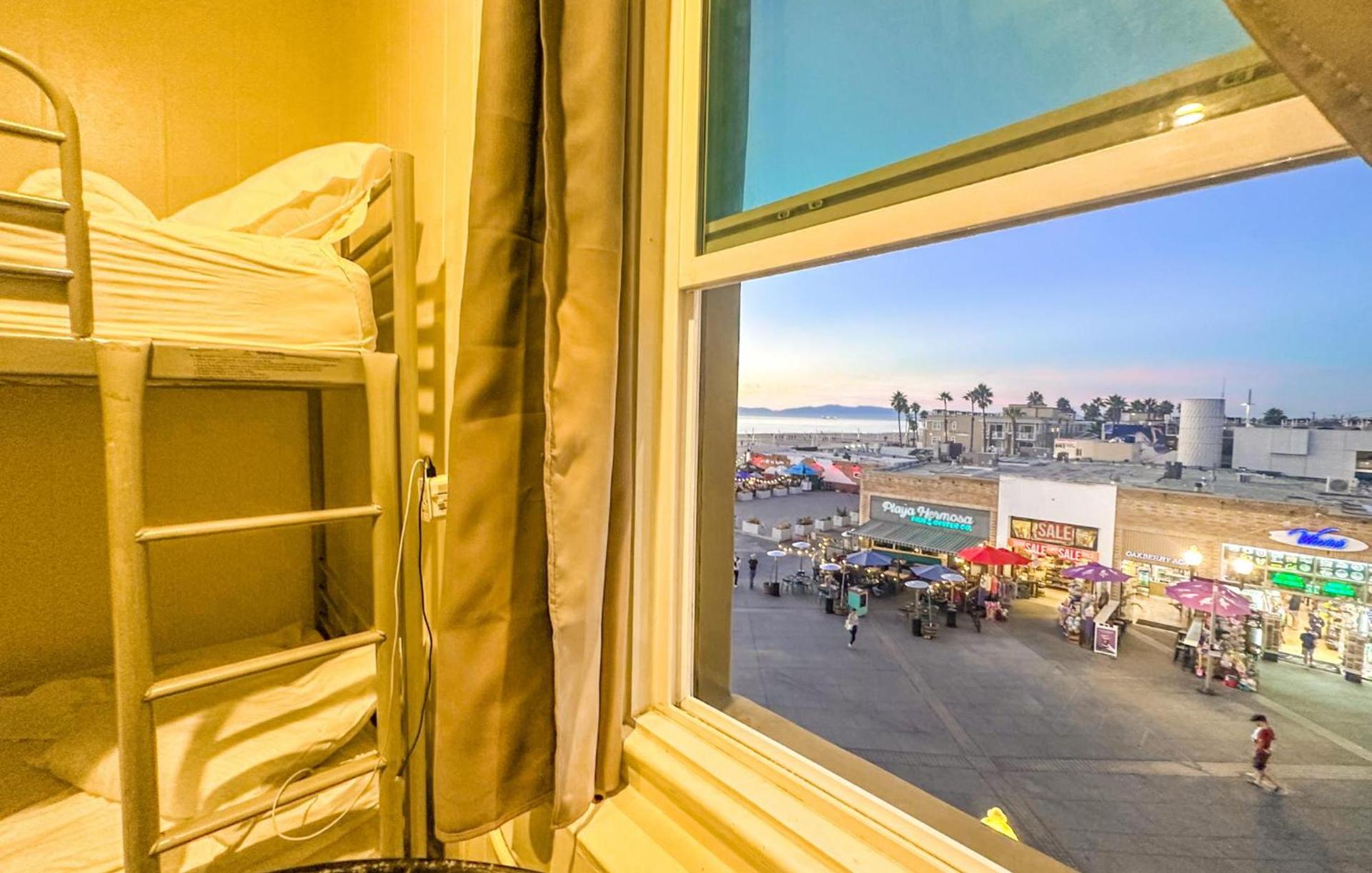 ITH Hermosa Beach Surf Hostel LAX photo 16