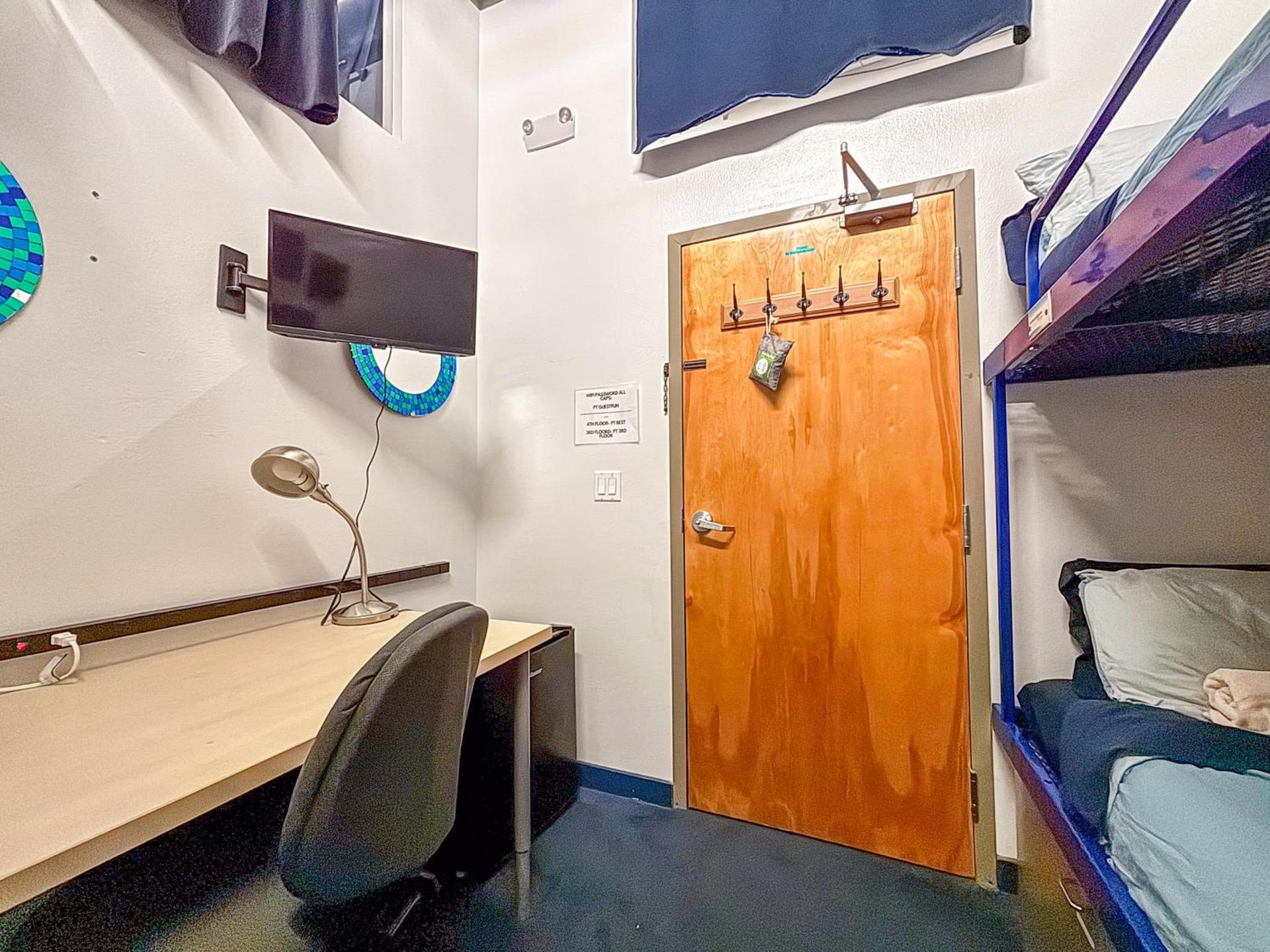 ITH San Francisco Pacific Tradewinds Backpacker Hostel photo 74