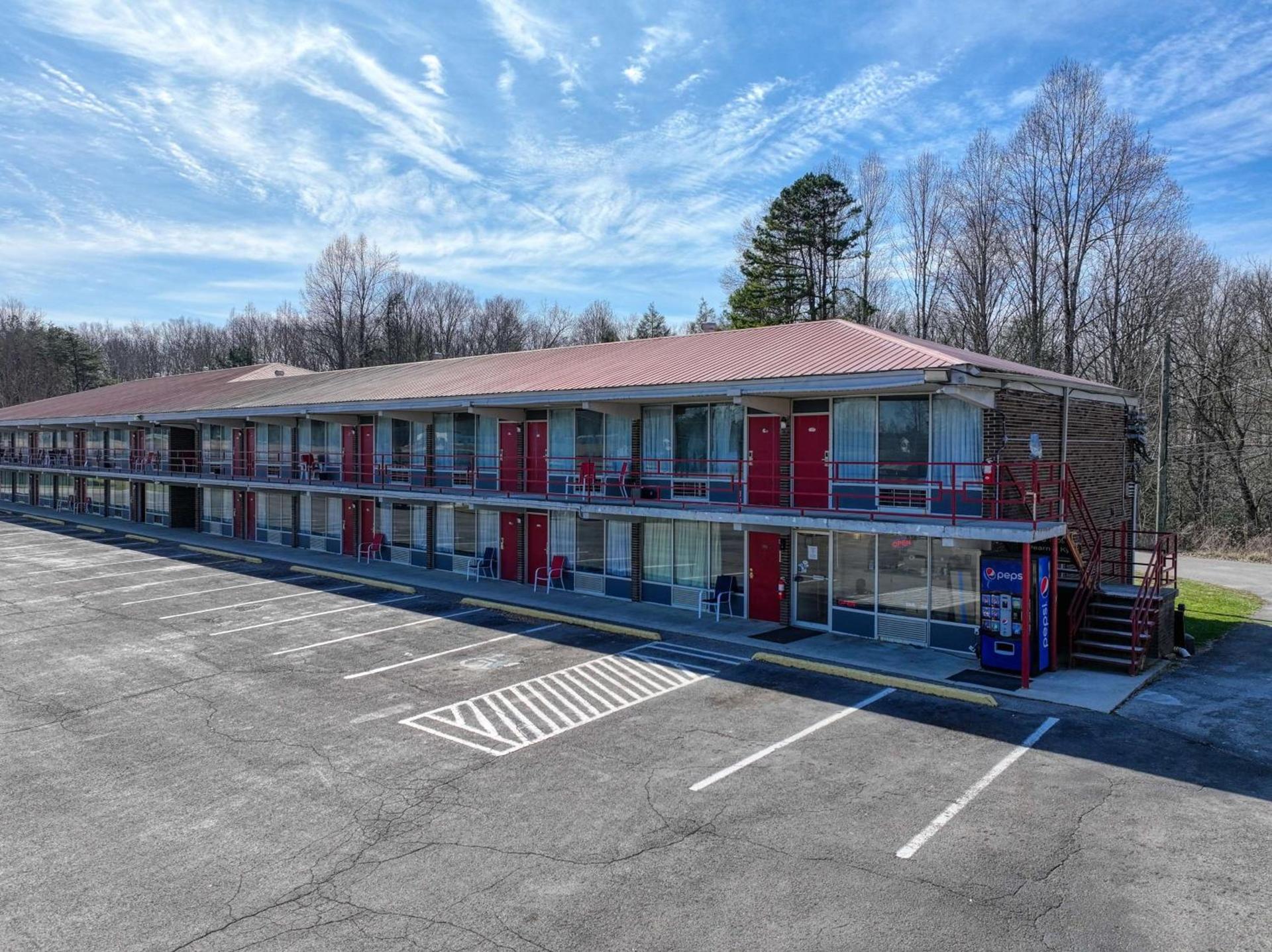 Americas Best Value Inn Stearns, KY photo 1