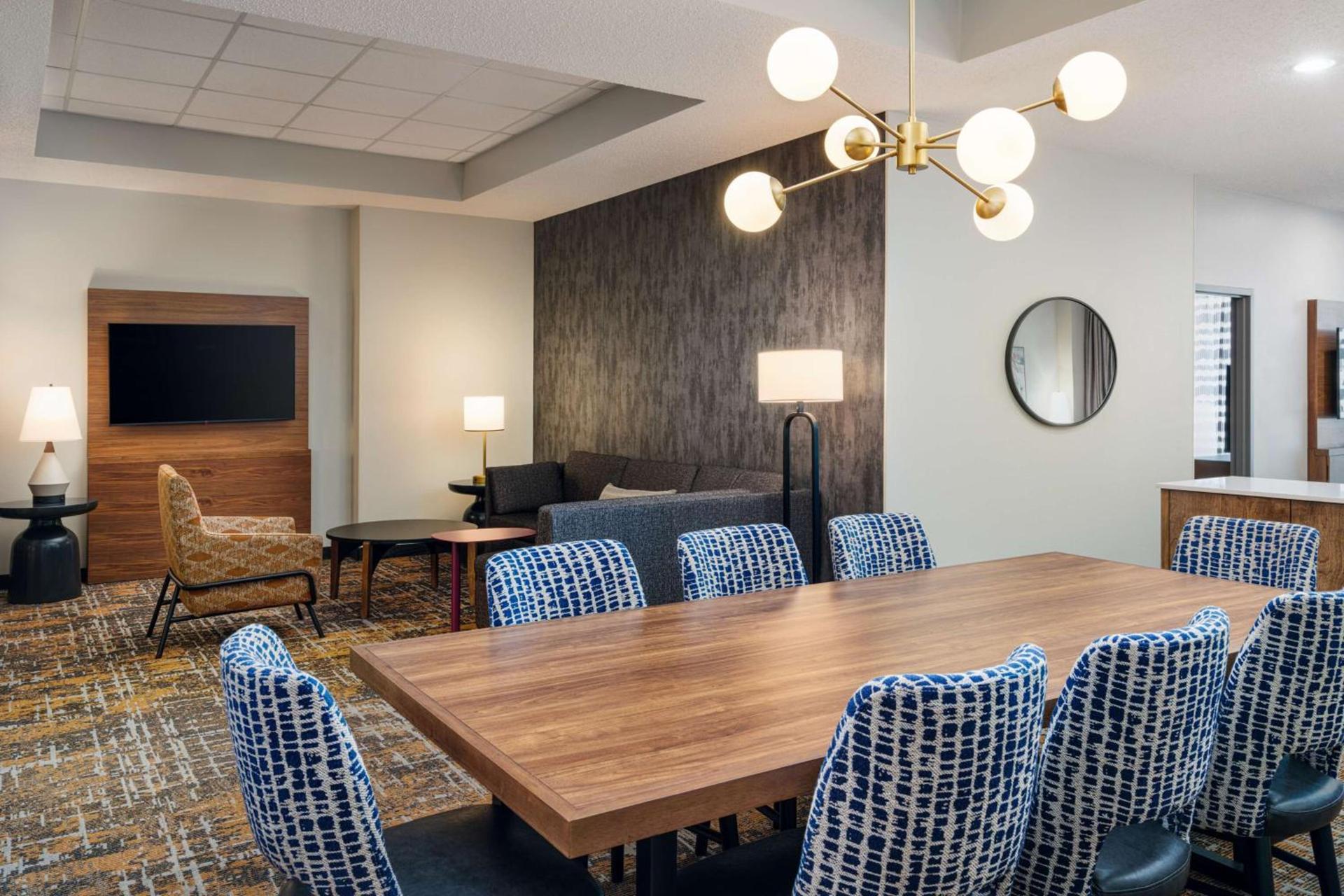 Embassy Suites Huntsville photo 29
