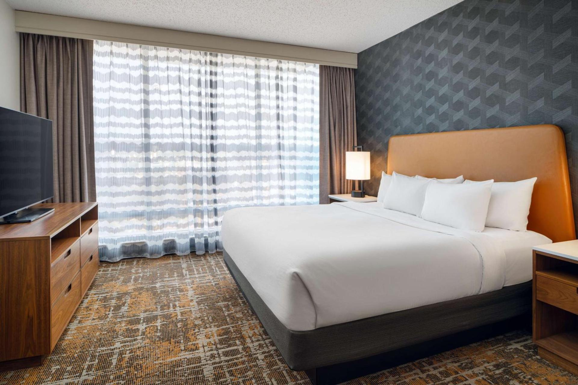 Embassy Suites Huntsville photo 36