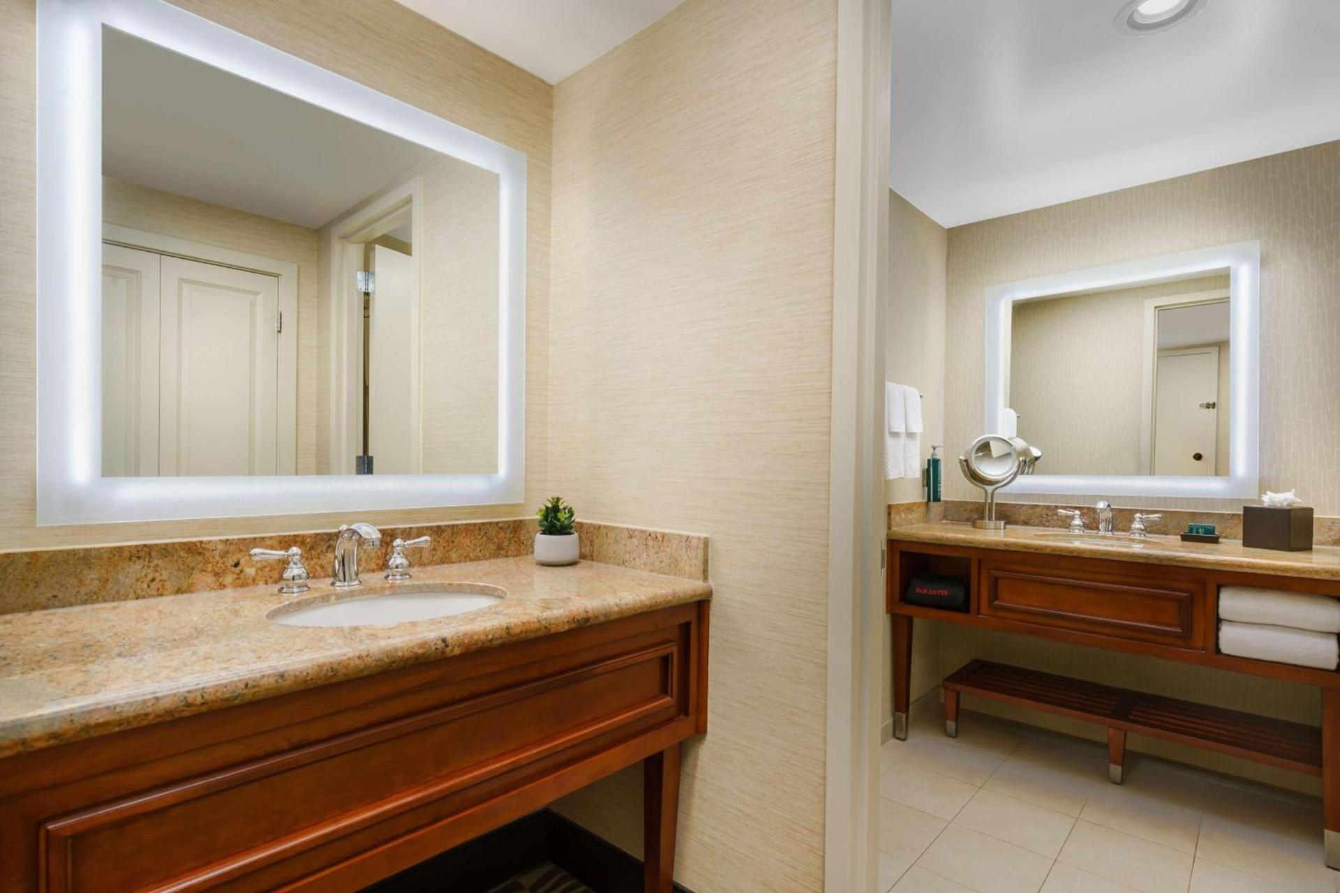 Hilton Phoenix Airport photo 41