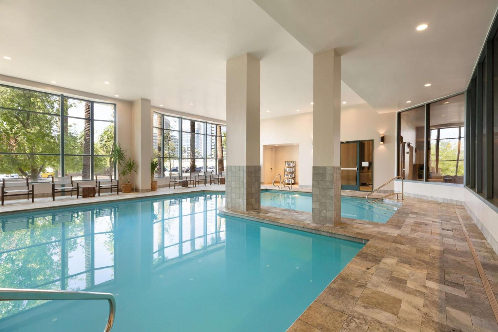 Embassy Suites by Hilton Phoenix Downtown North photo 15
