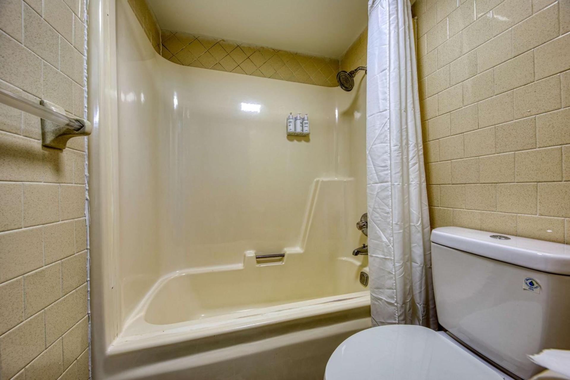 Americas Best Value Inn Stearns, KY photo 7