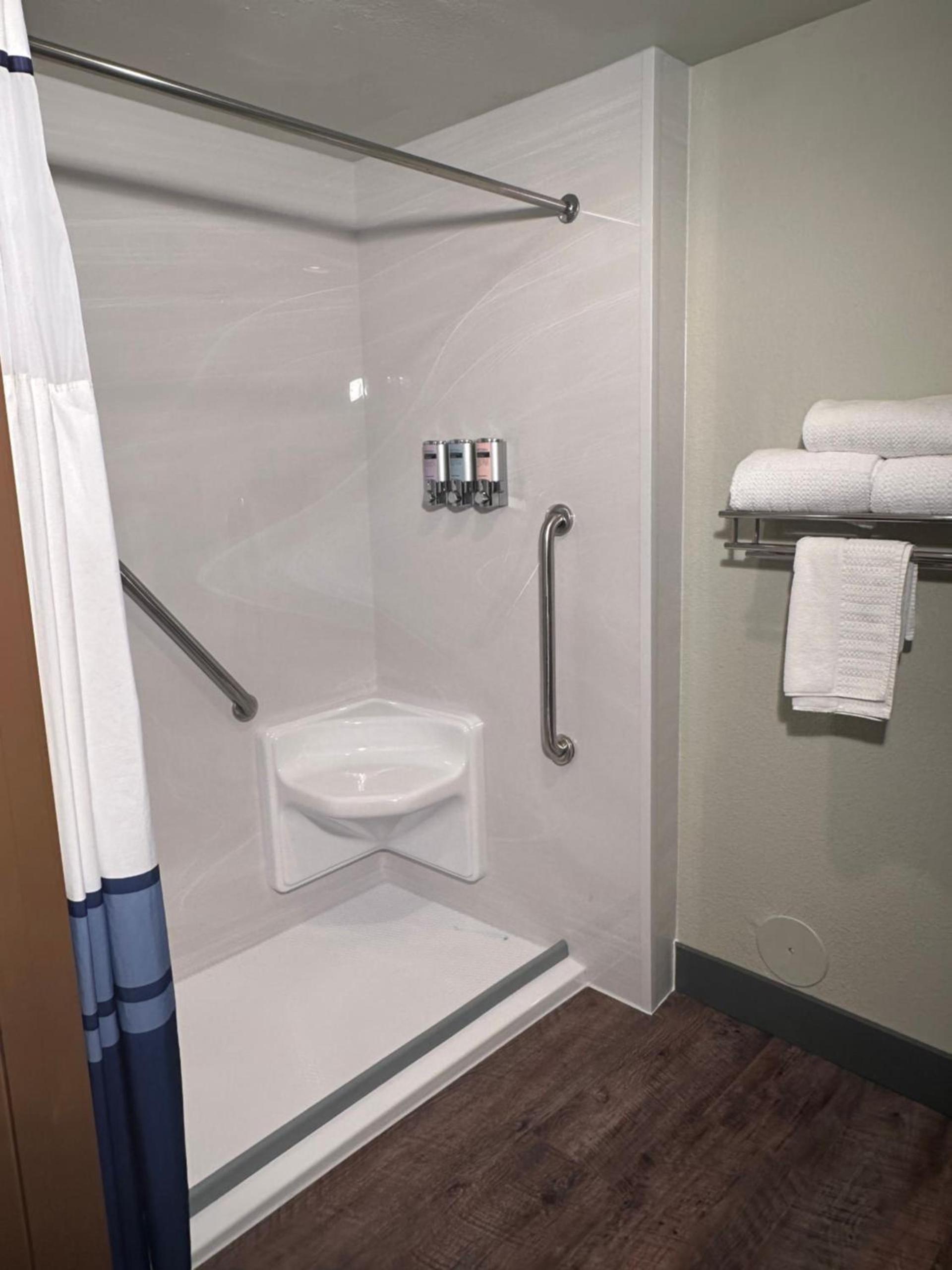 Wood River Inn & Suite photo 73