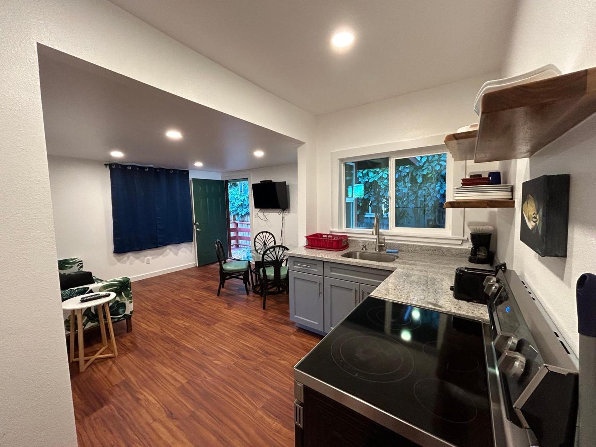 Backpackers Vacation Inn and Plantation Village photo 2