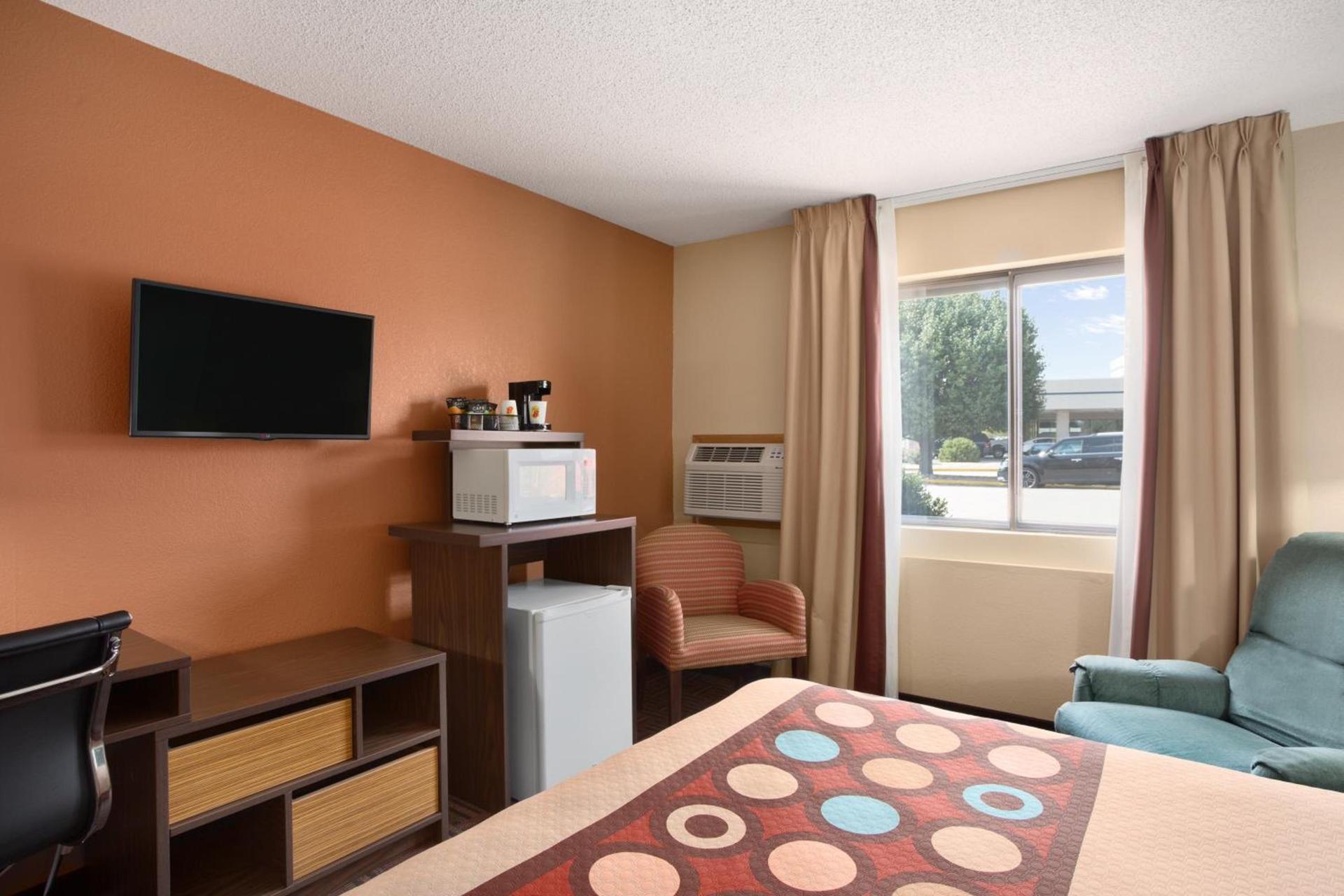 Super 8 by Wyndham Carbondale photo 21