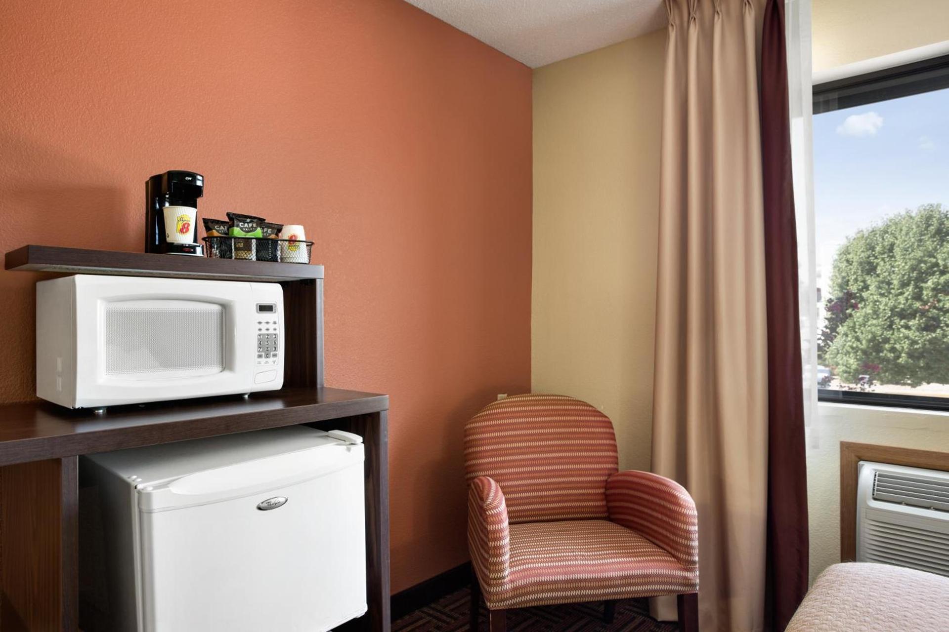 Super 8 by Wyndham Carbondale photo 22