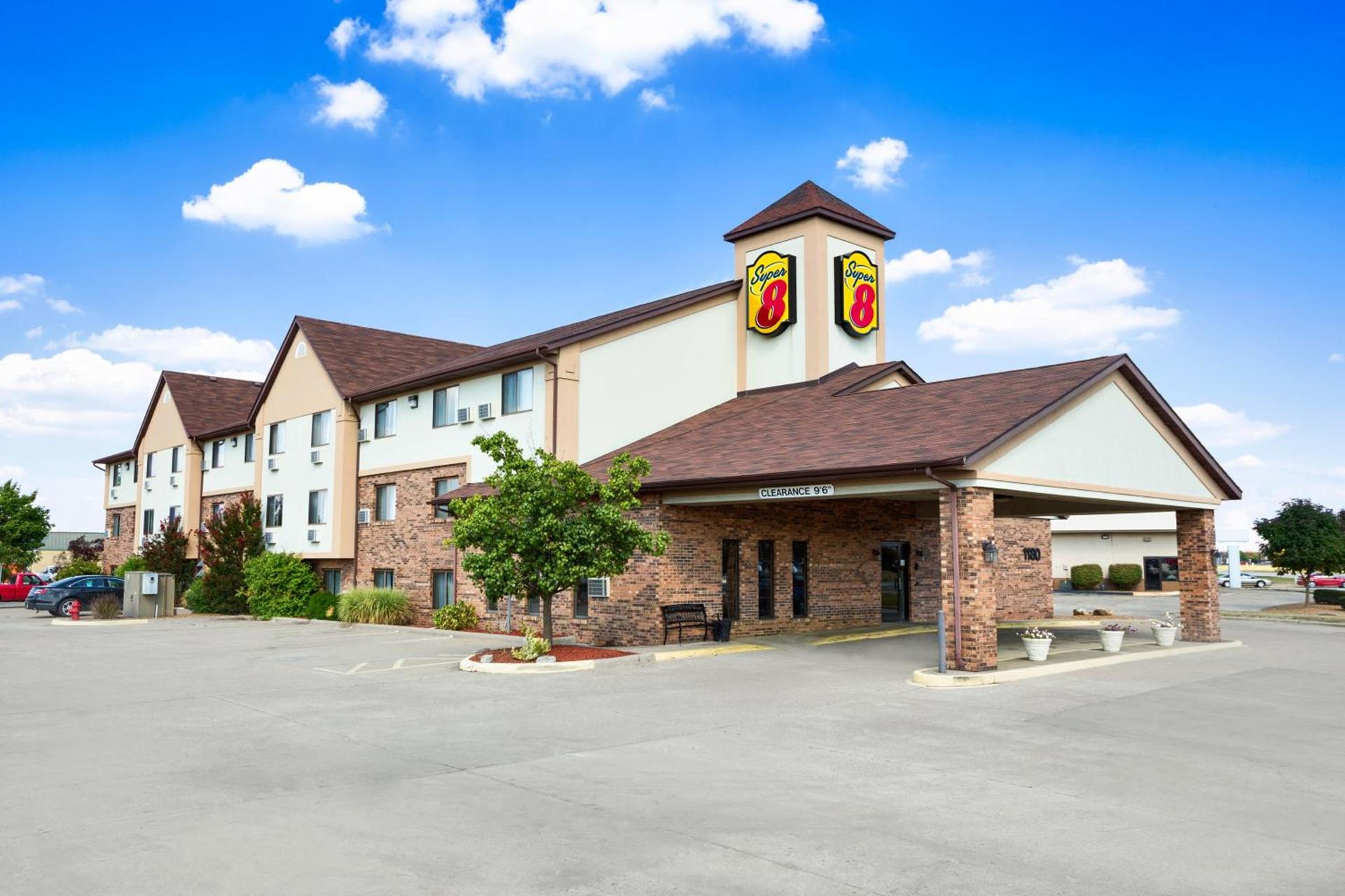 Super 8 by Wyndham Carbondale photo 15