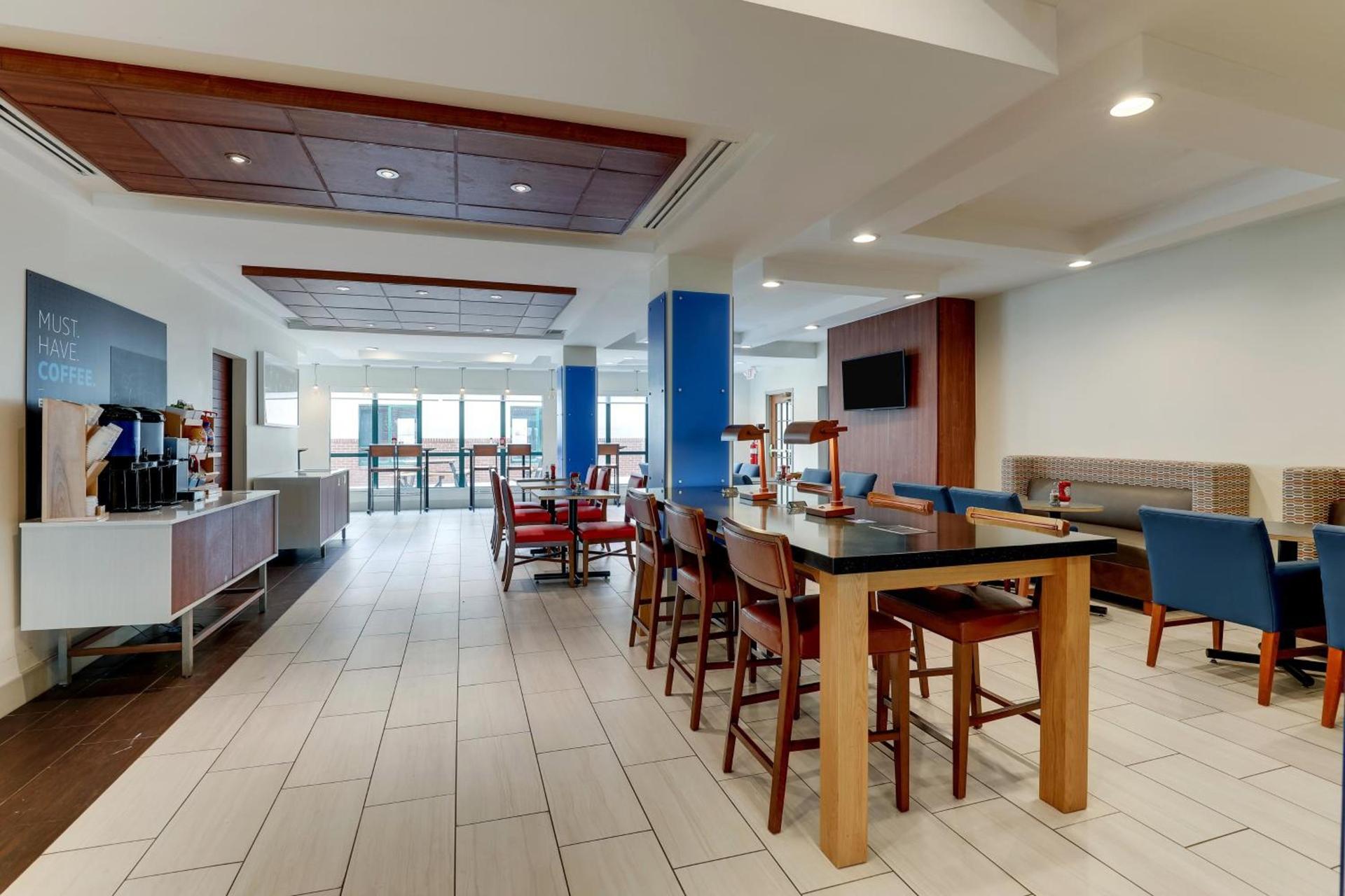 Holiday Inn Express Hotel & Suites Bryan-Montpelier by IHG photo 84