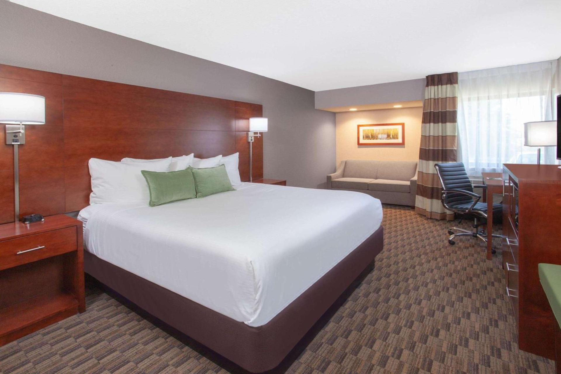 Wyndham Garden Fort Wayne photo 6