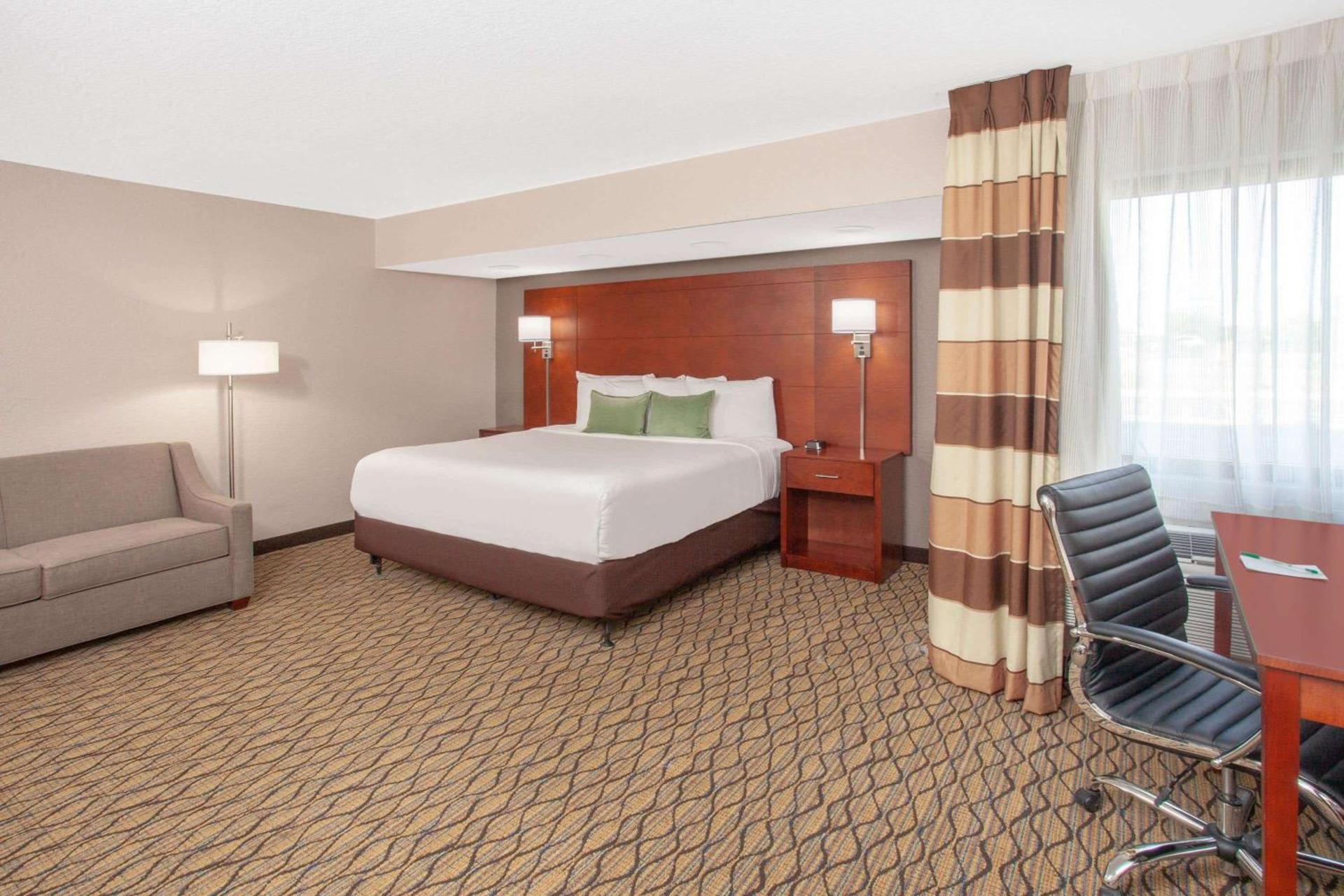 Wyndham Garden Fort Wayne photo 12