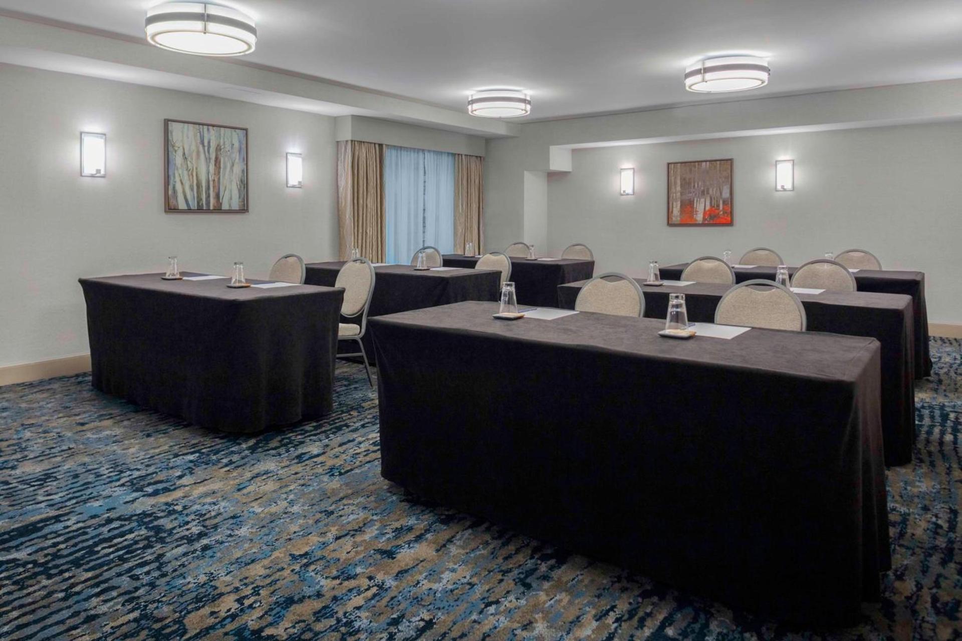 DoubleTree by Hilton Hotel Burlington Vermont photo 54