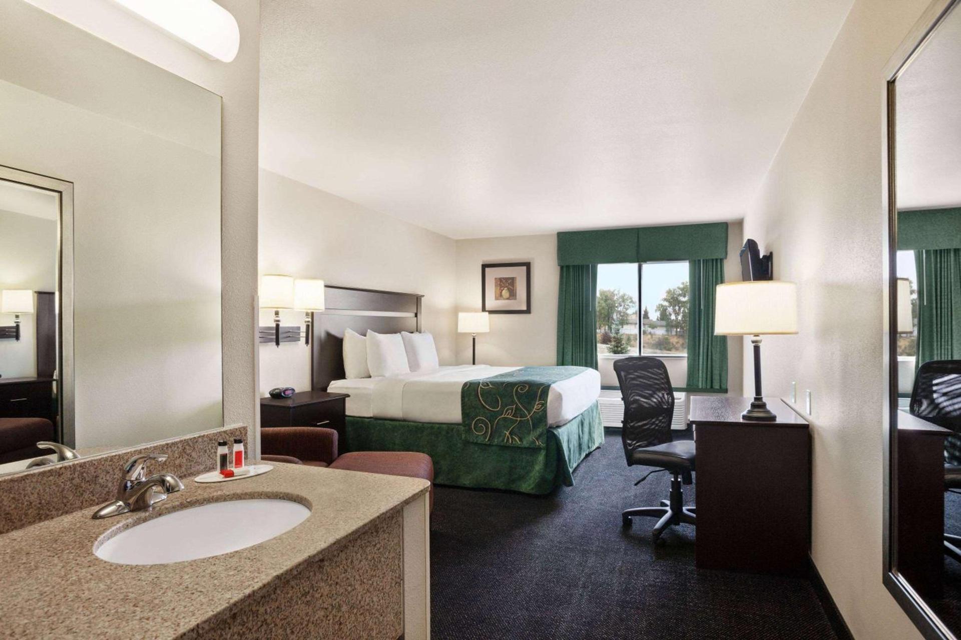 Travelodge by Wyndham McAlester photo 6