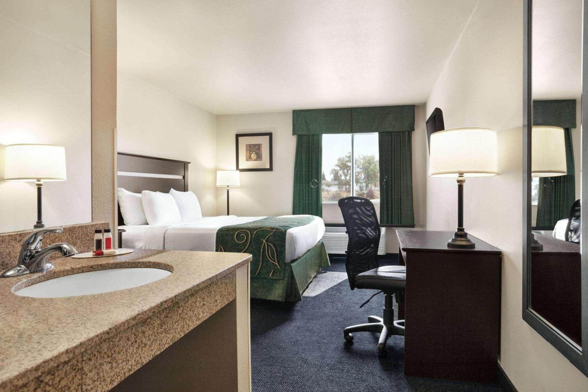 Travelodge by Wyndham McAlester photo 7