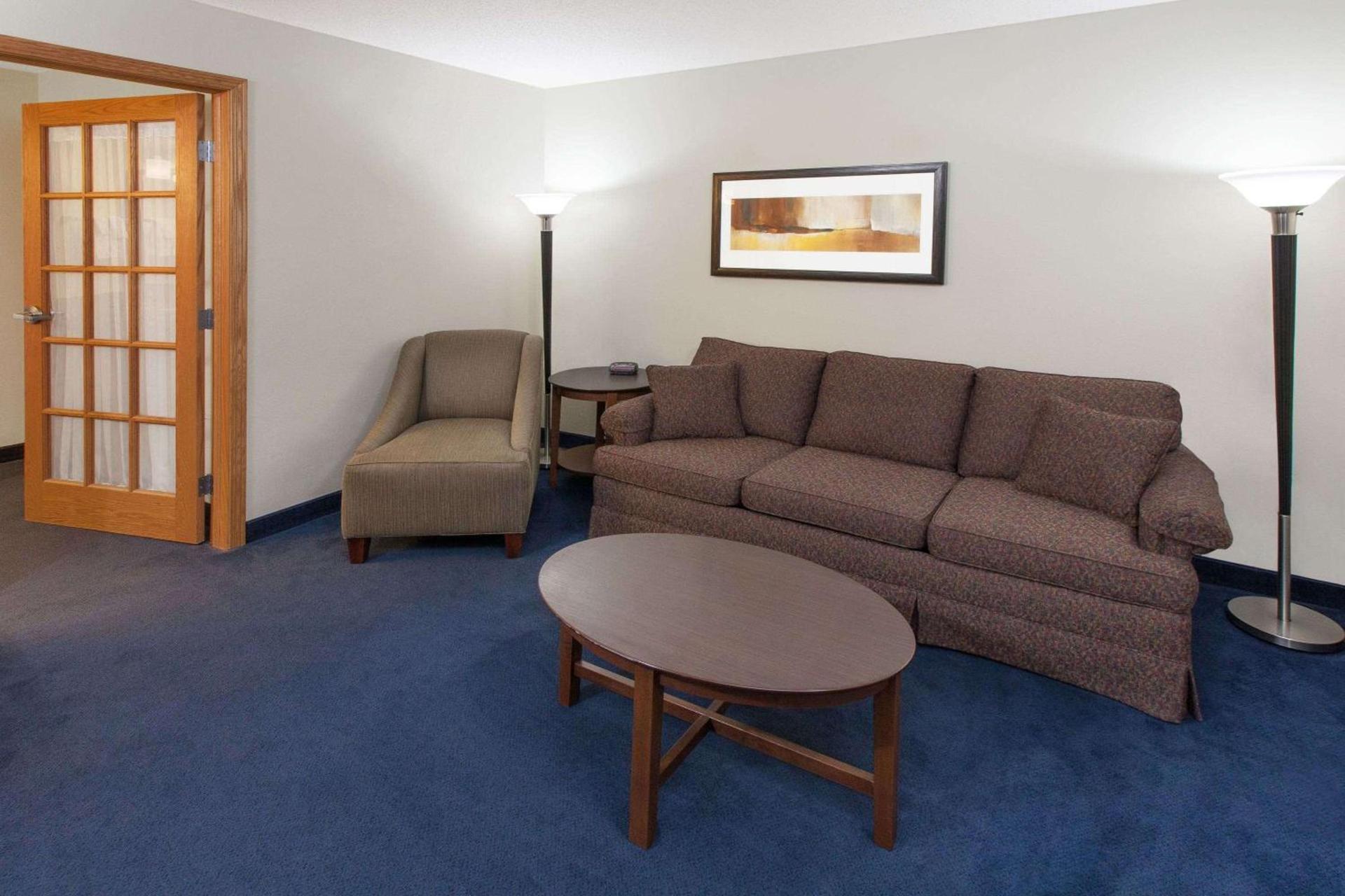 AmericInn by Wyndham Webster City photo 12