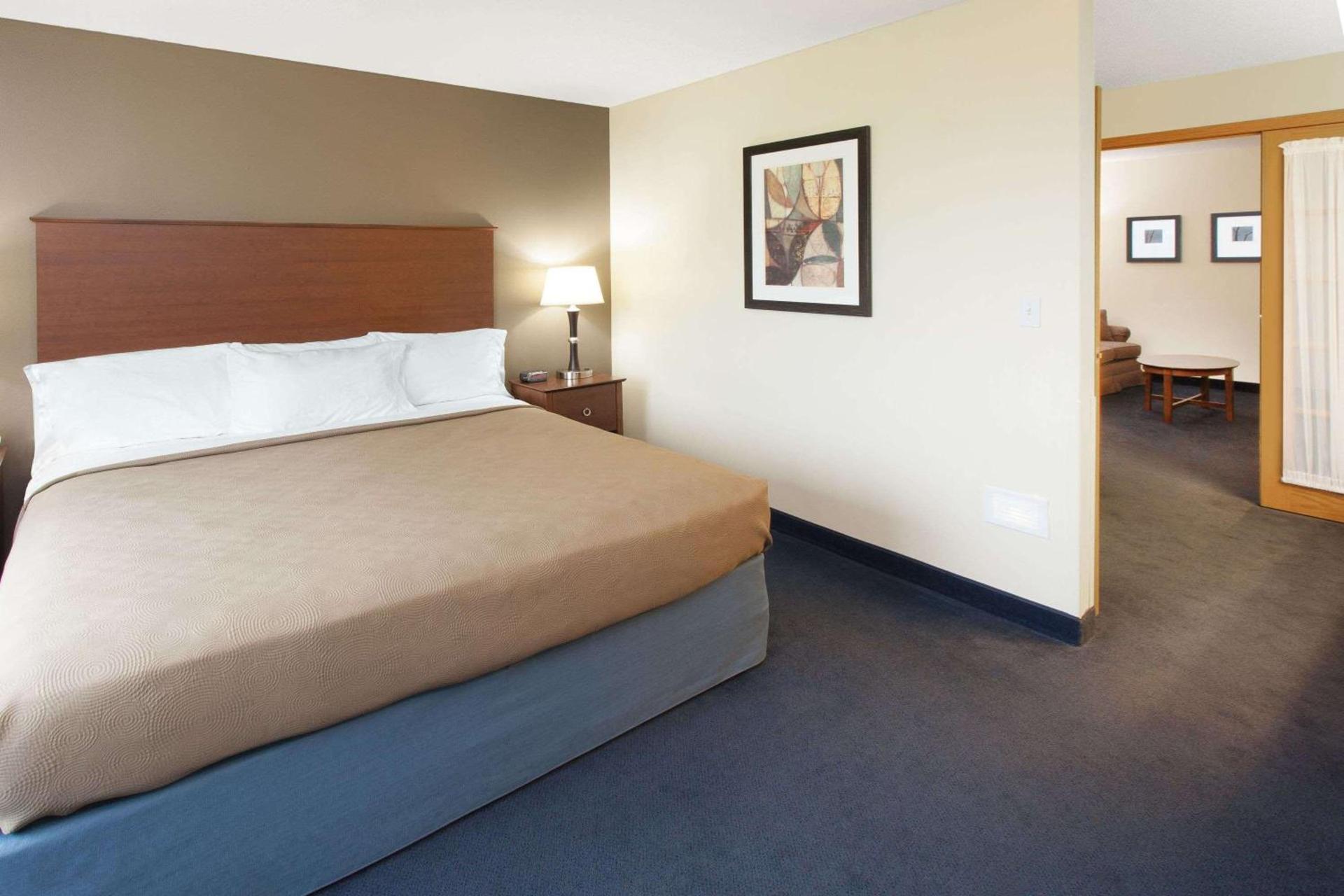 AmericInn by Wyndham Webster City photo 13