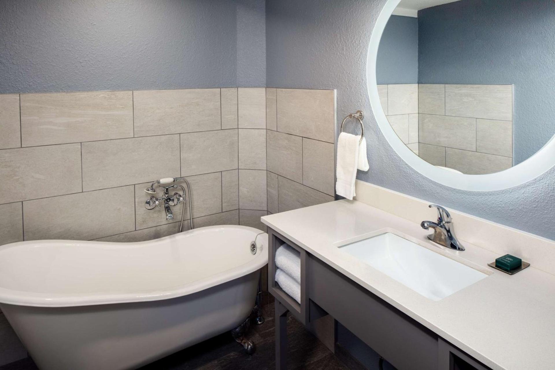 Doubletree by Hilton Phoenix Mesa photo 50
