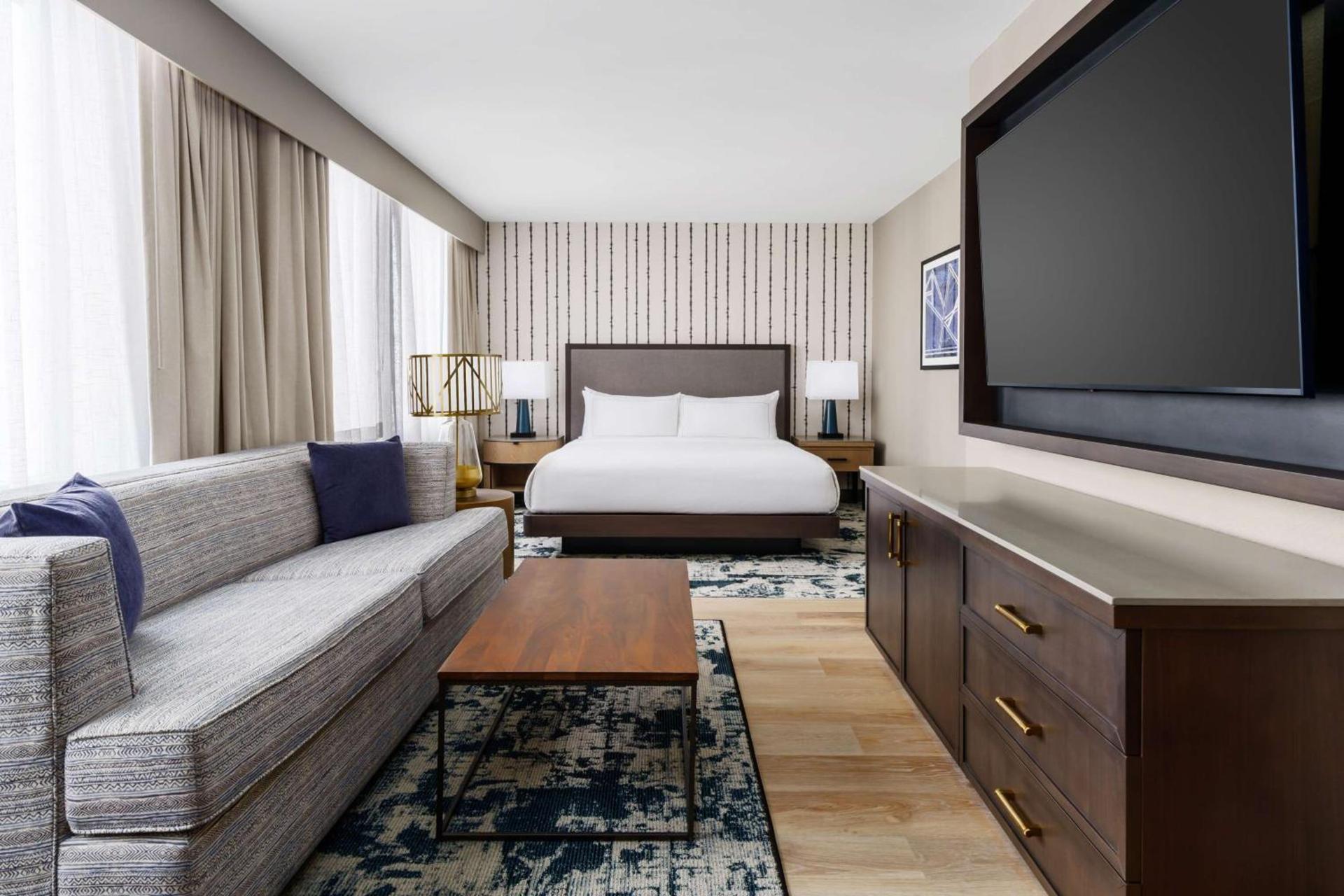 DoubleTree by Hilton Charlotte City Center photo 35