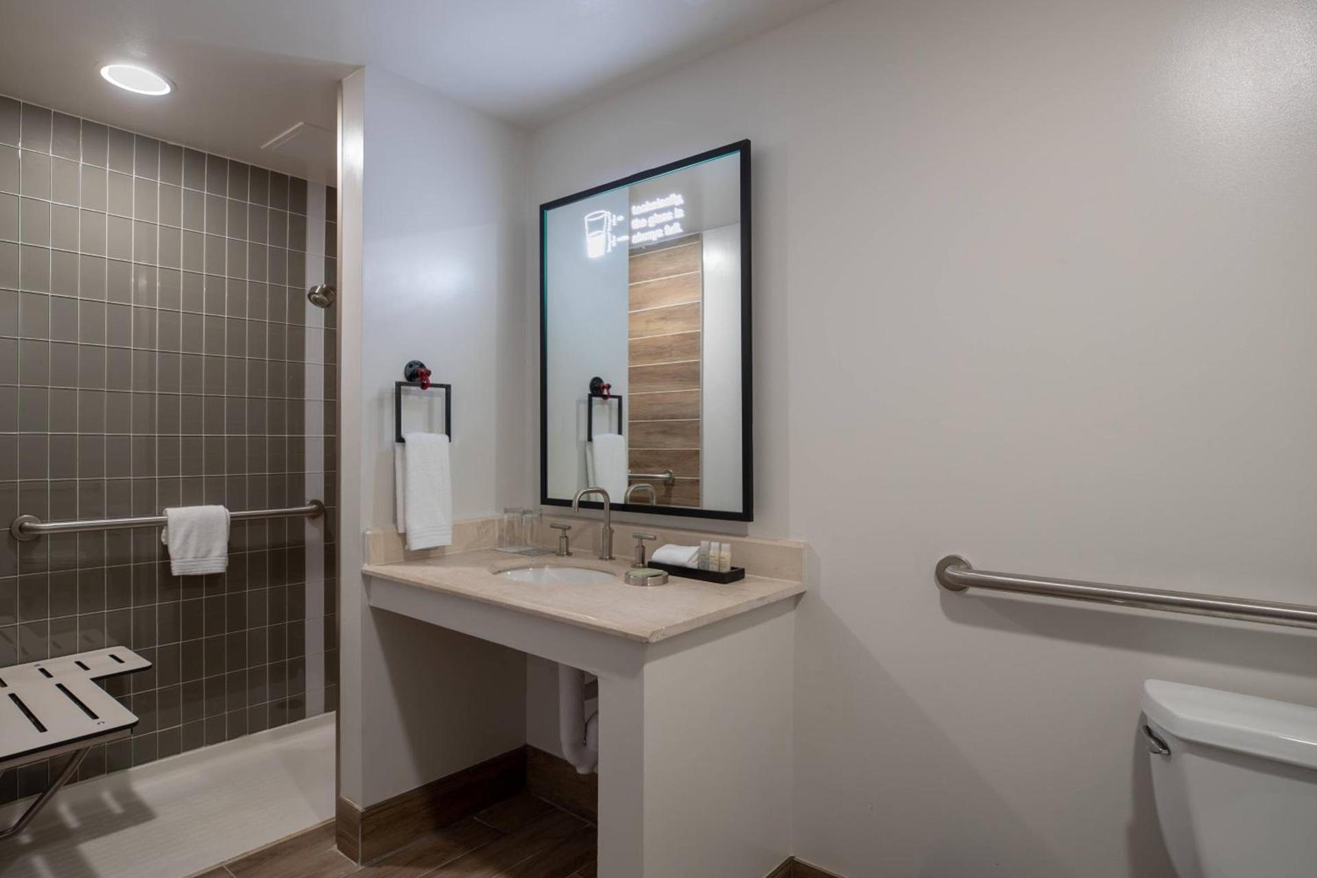 Renaissance Toledo Downtown Hotel photo 17