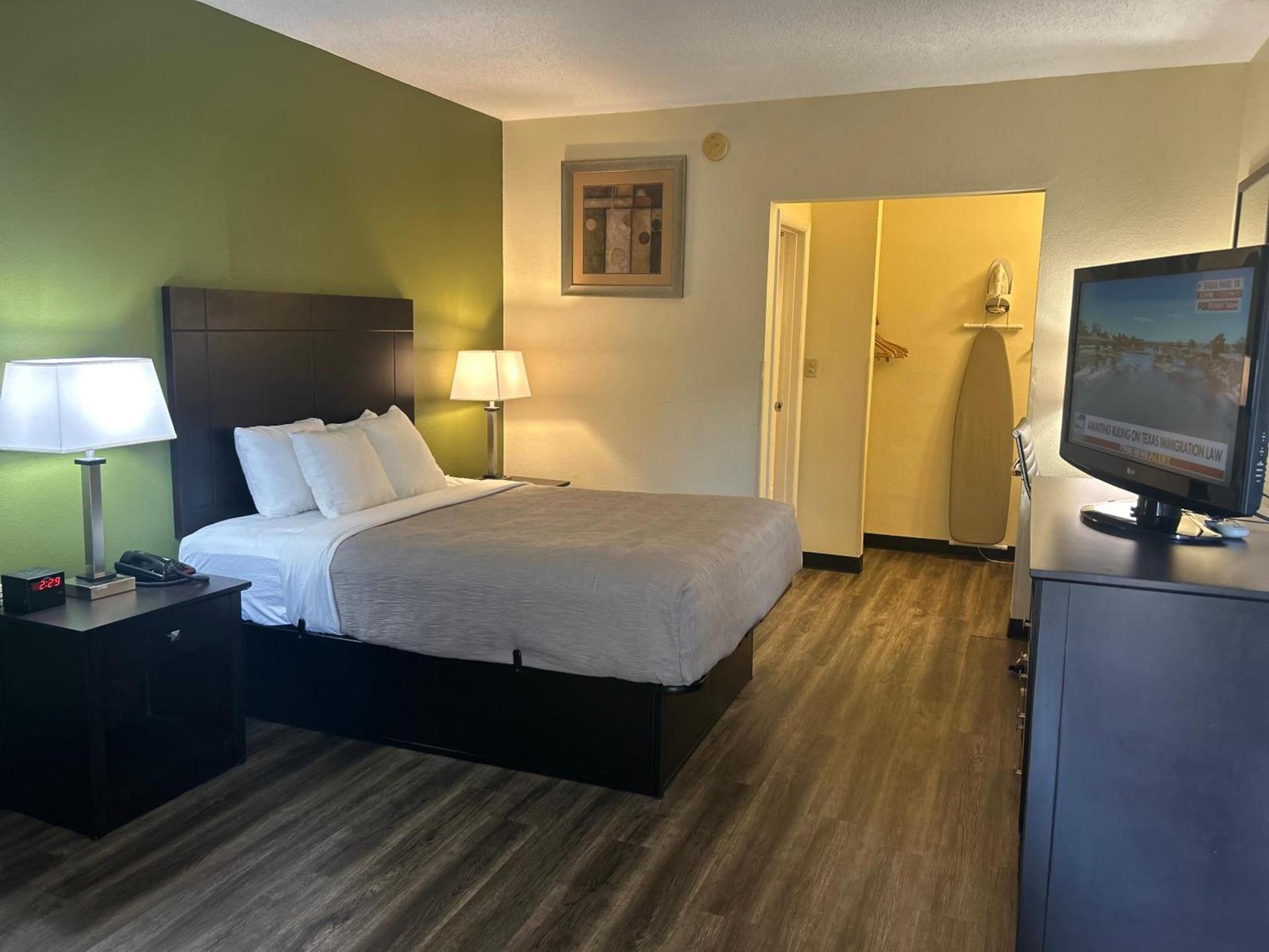 Quality Inn Tullahoma photo 42