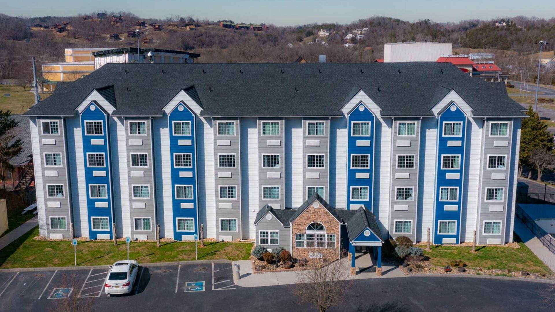 Microtel Inn & Suites by Wyndham Pigeon Forge photo 22
