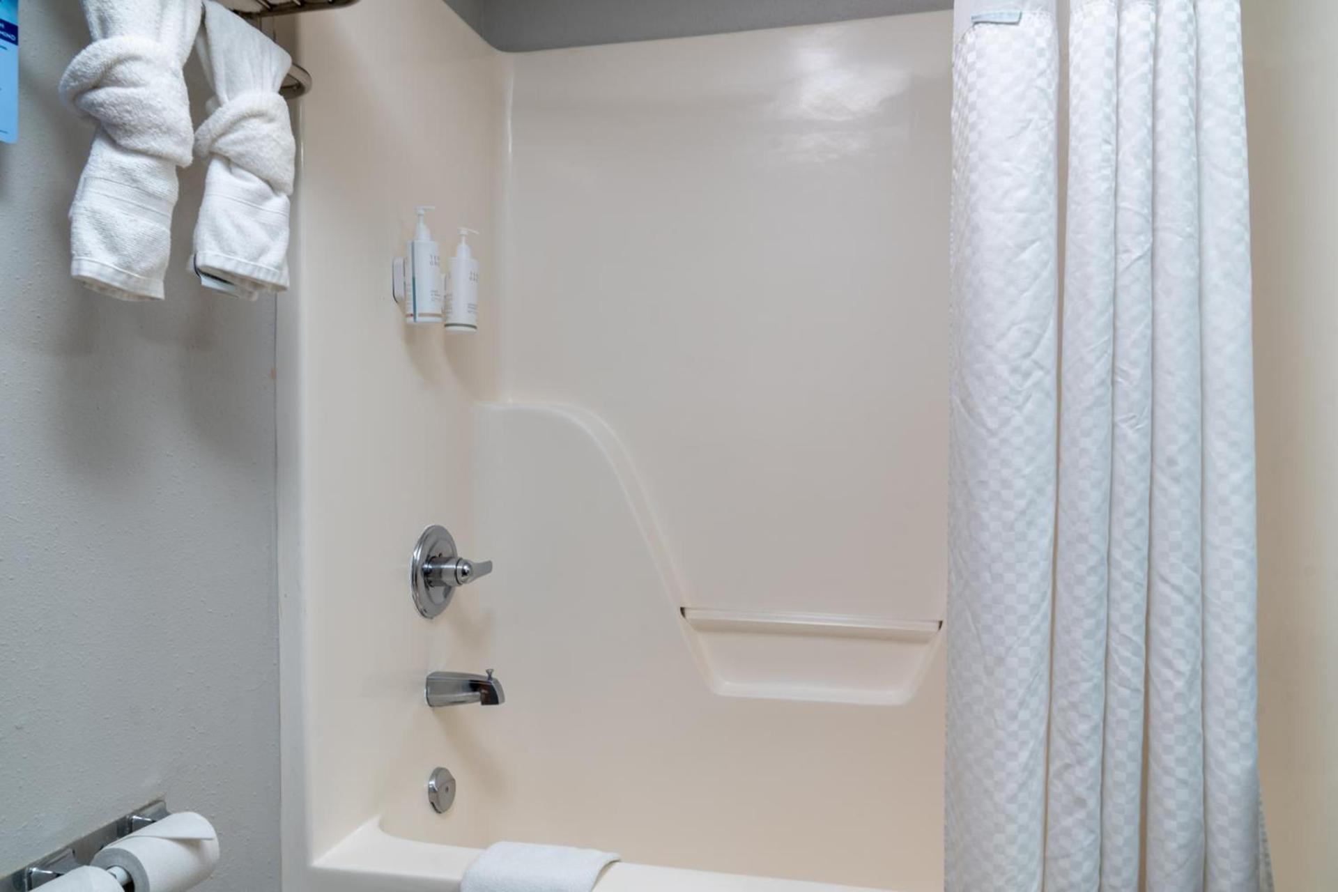 Microtel Inn & Suites by Wyndham Pigeon Forge photo 15