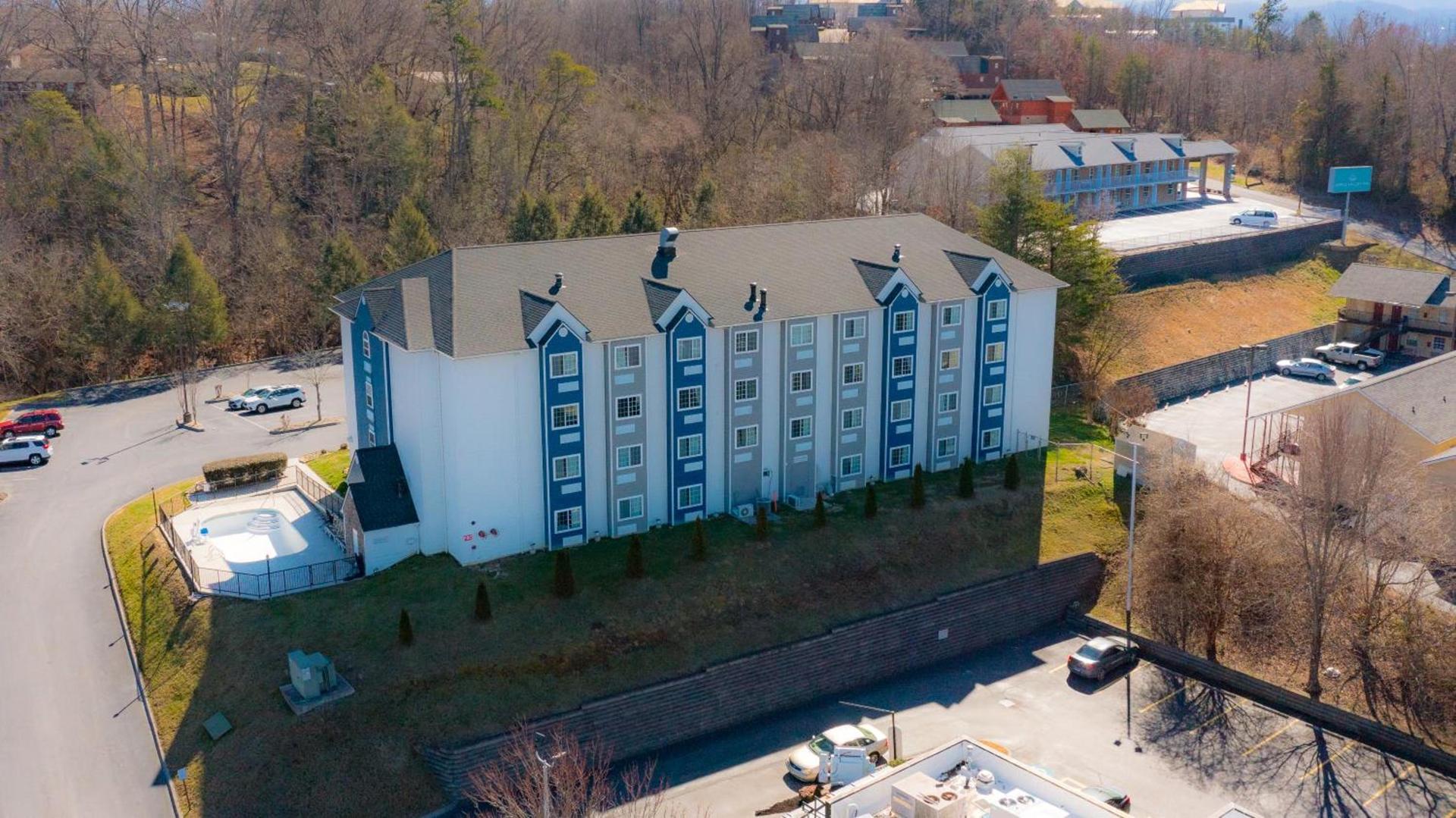 Microtel Inn & Suites by Wyndham Pigeon Forge photo 20
