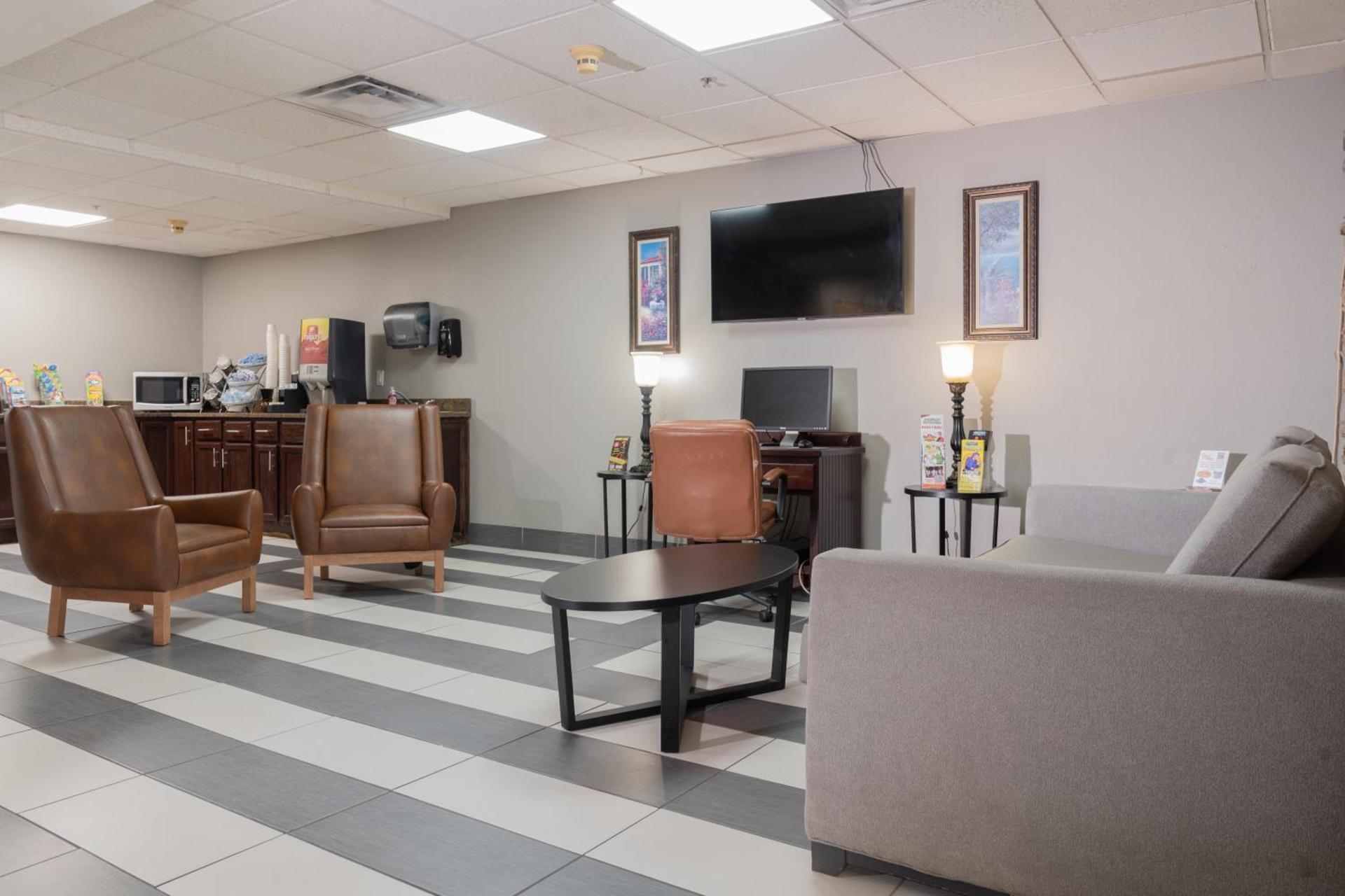 Microtel Inn & Suites by Wyndham Pigeon Forge photo 23