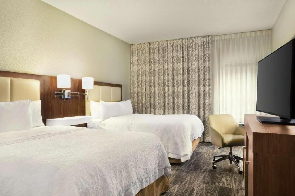 Hampton Inn Findlay photo 27
