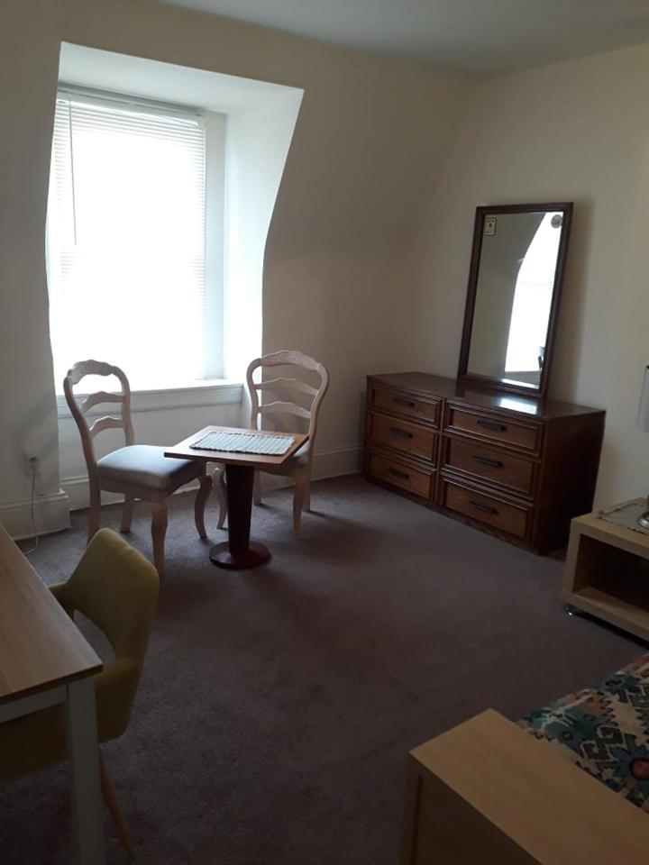 Pleasant Rooming House photo 21