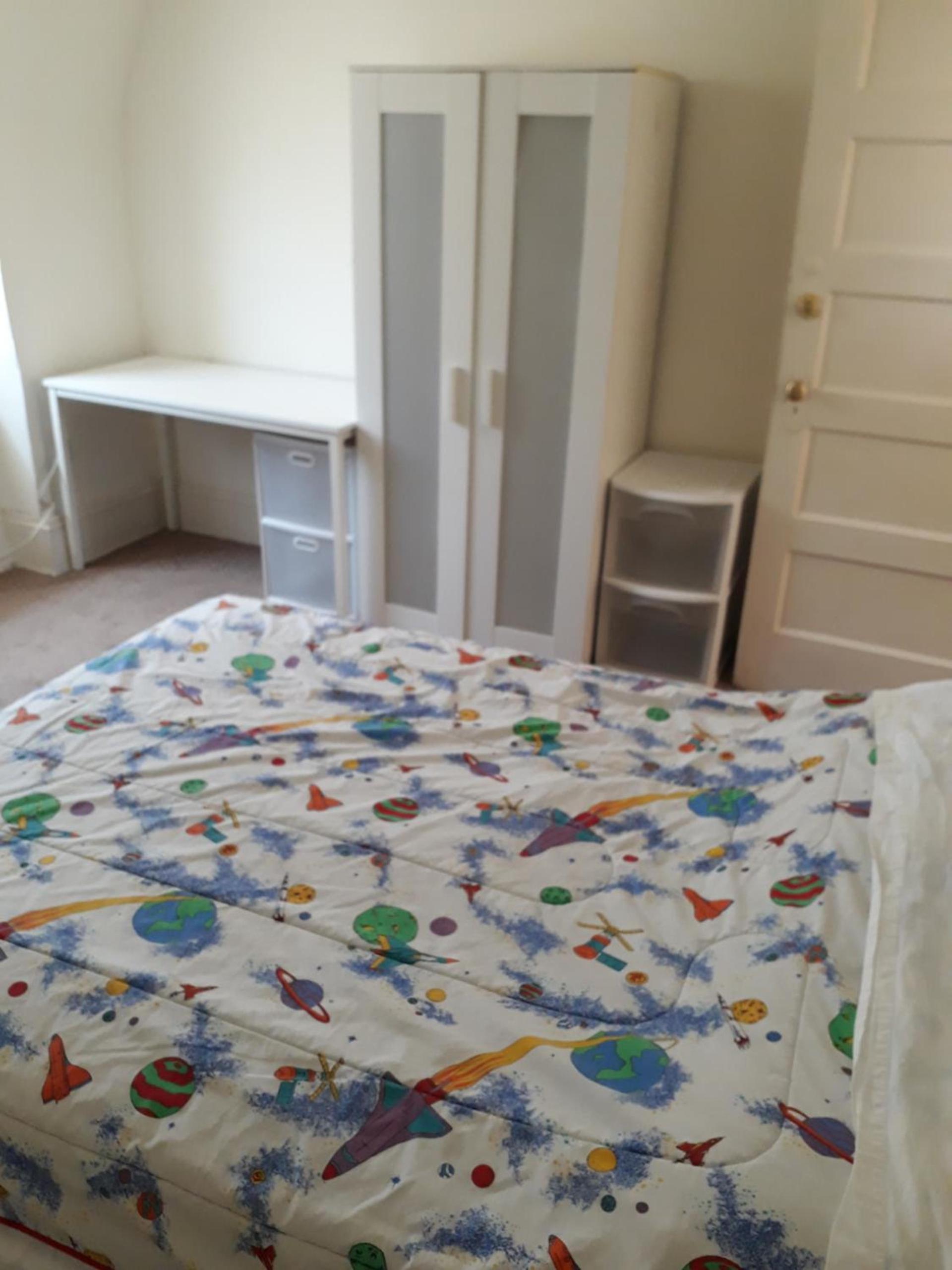 Pleasant Rooming House photo 36
