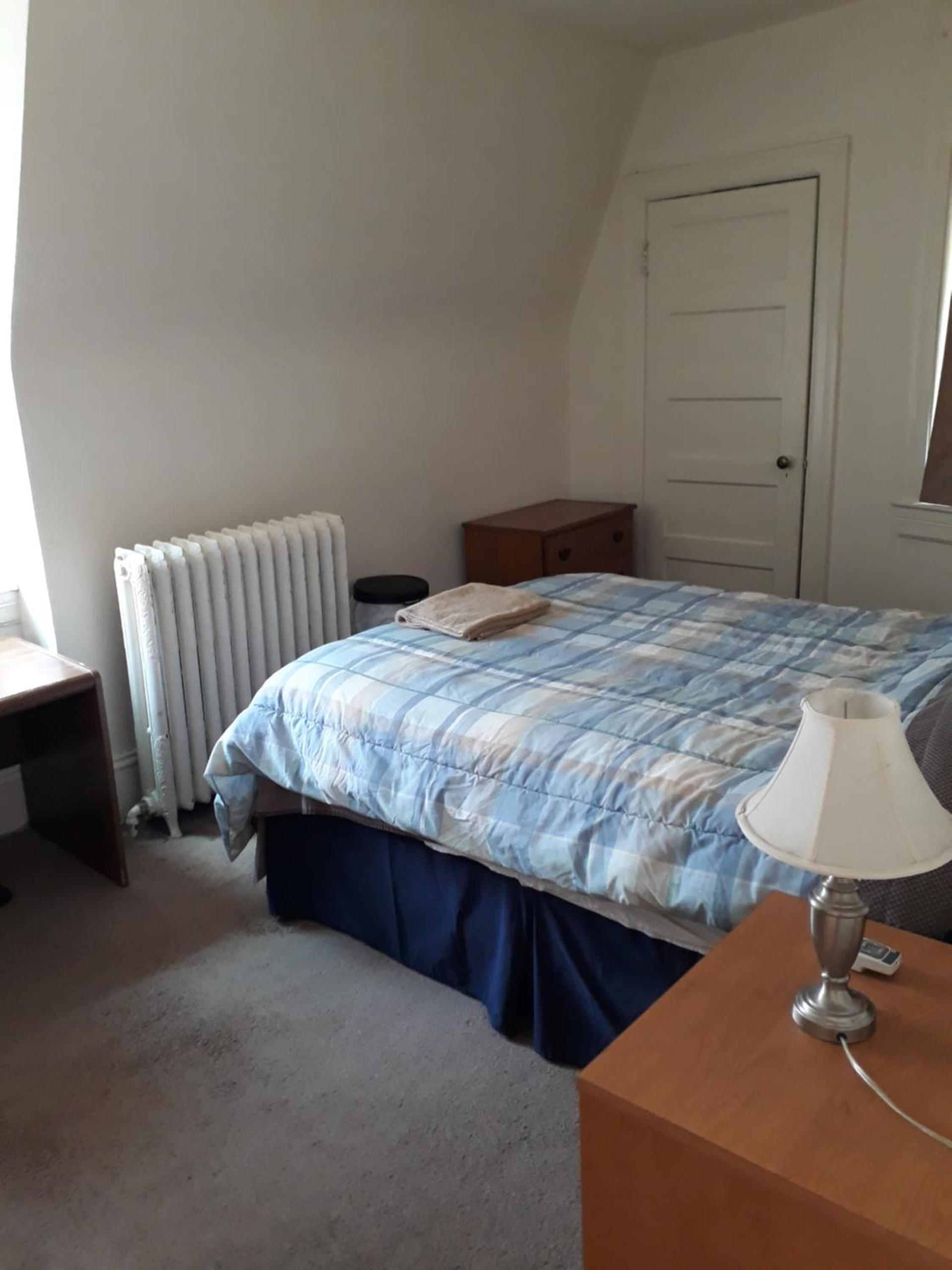 Pleasant Rooming House photo 16