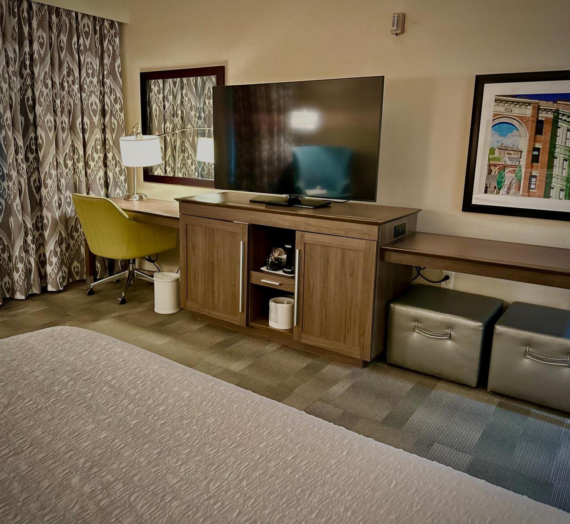 Hampton Inn & Suites Yonkers - Westchester photo 33
