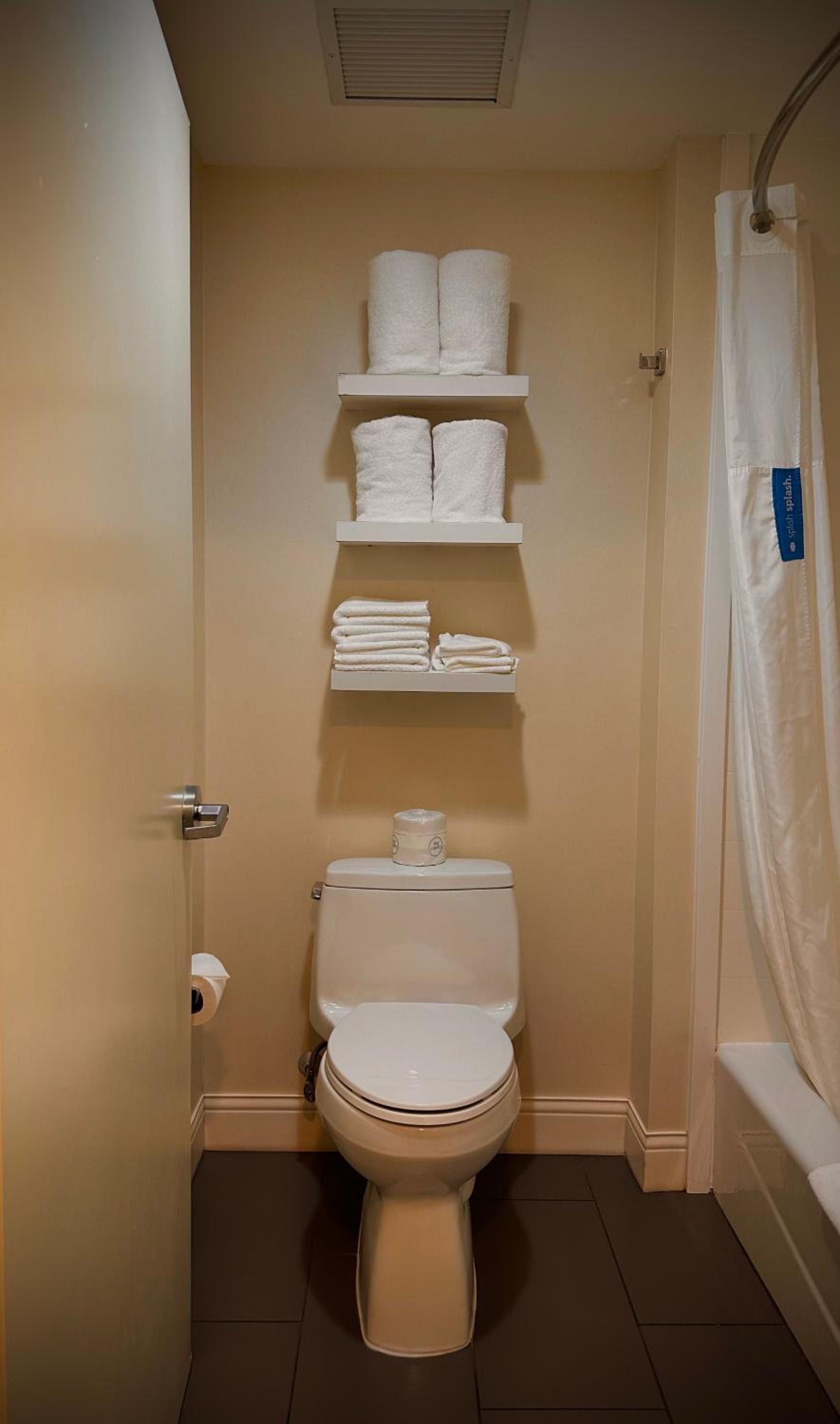 Hampton Inn & Suites Yonkers - Westchester photo 35