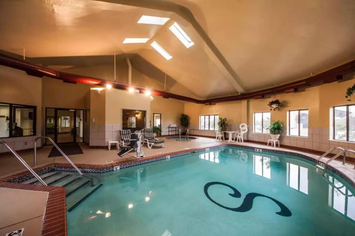 Sleep Inn & Suites Tulsa Central I-44 photo 25