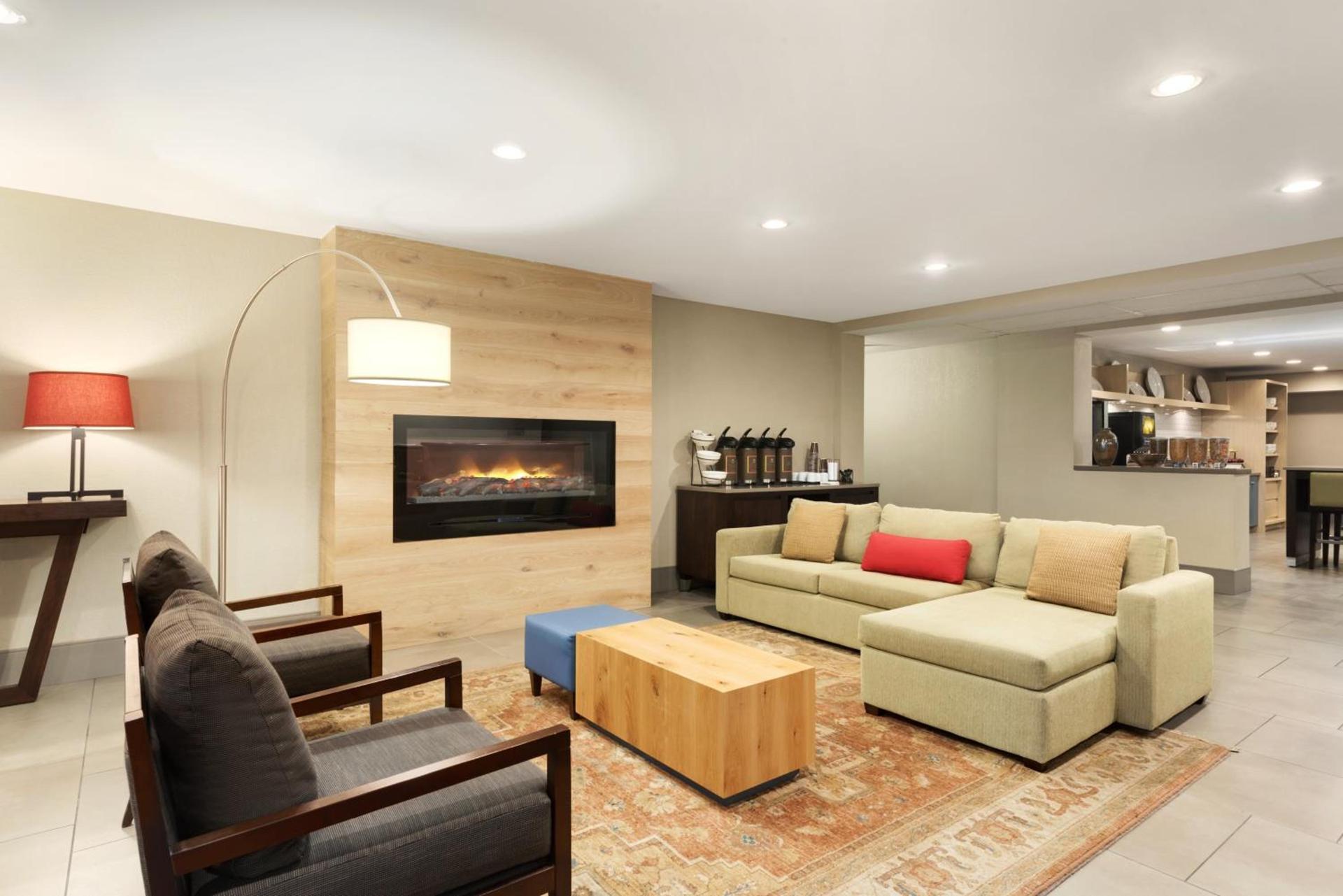Country Inn & Suites by Radisson, Cedar Rapids Airport, IA photo 17