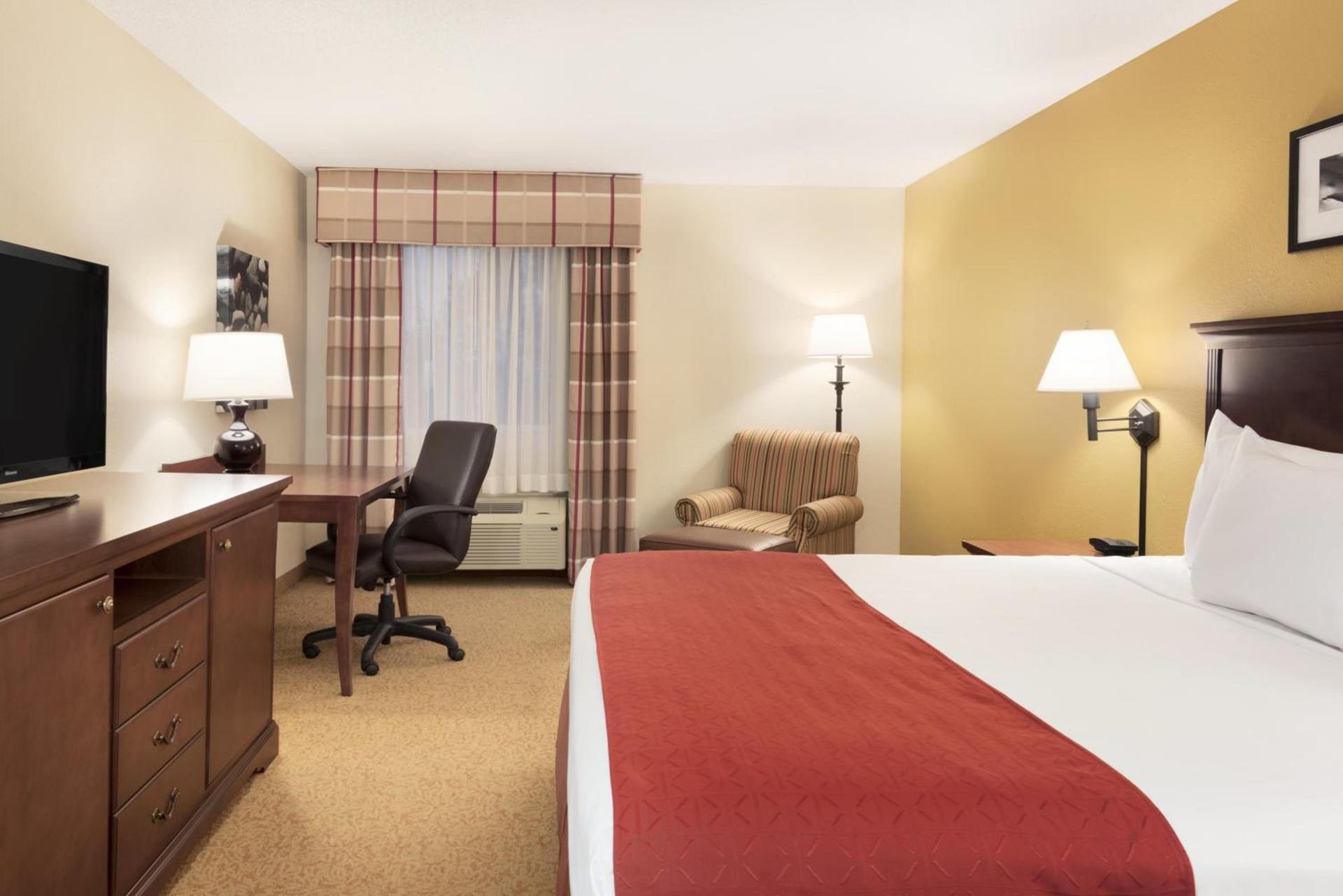 Country Inn & Suites by Radisson, Cedar Rapids Airport, IA photo 16