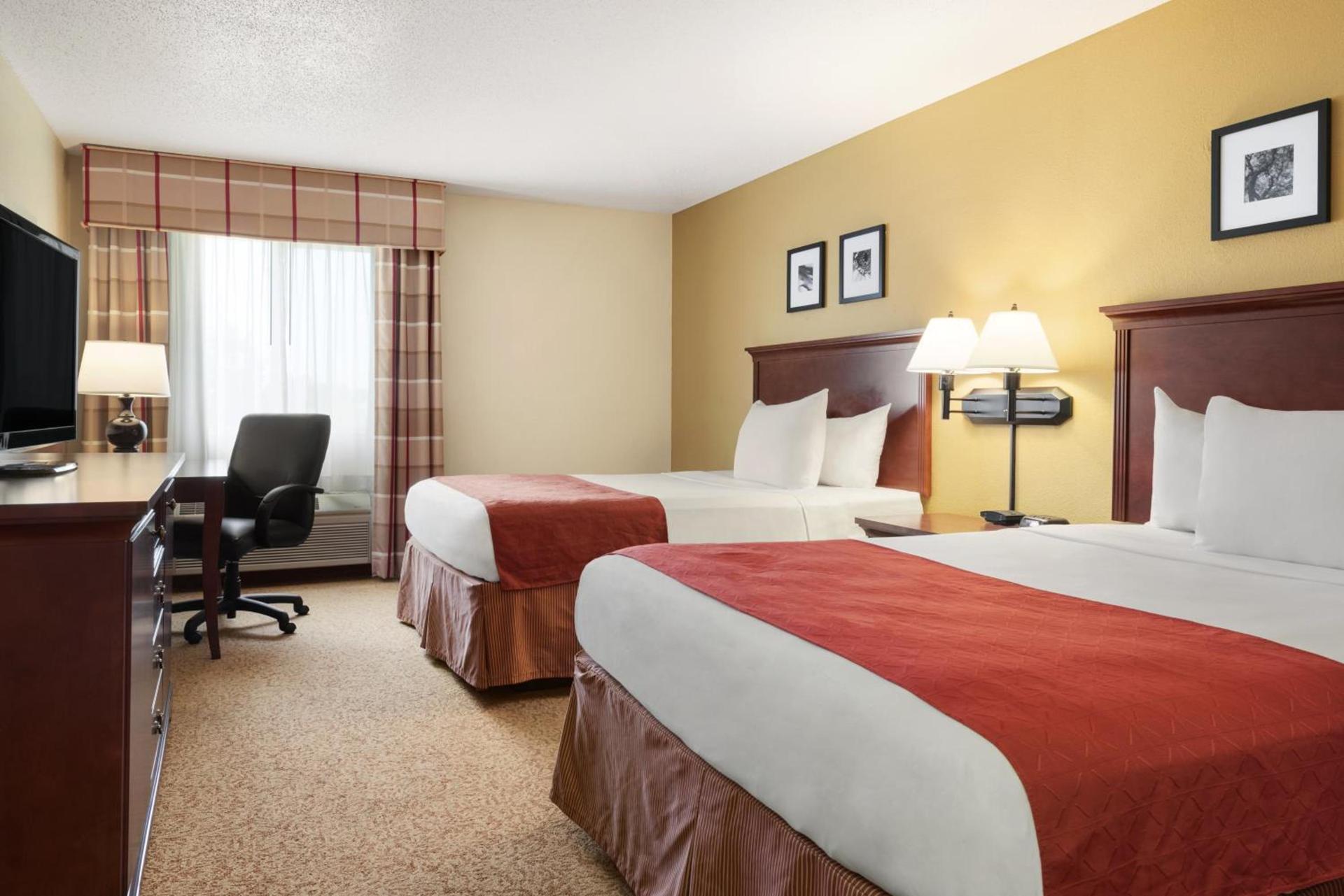 Country Inn & Suites by Radisson, Cedar Rapids Airport, IA photo 15
