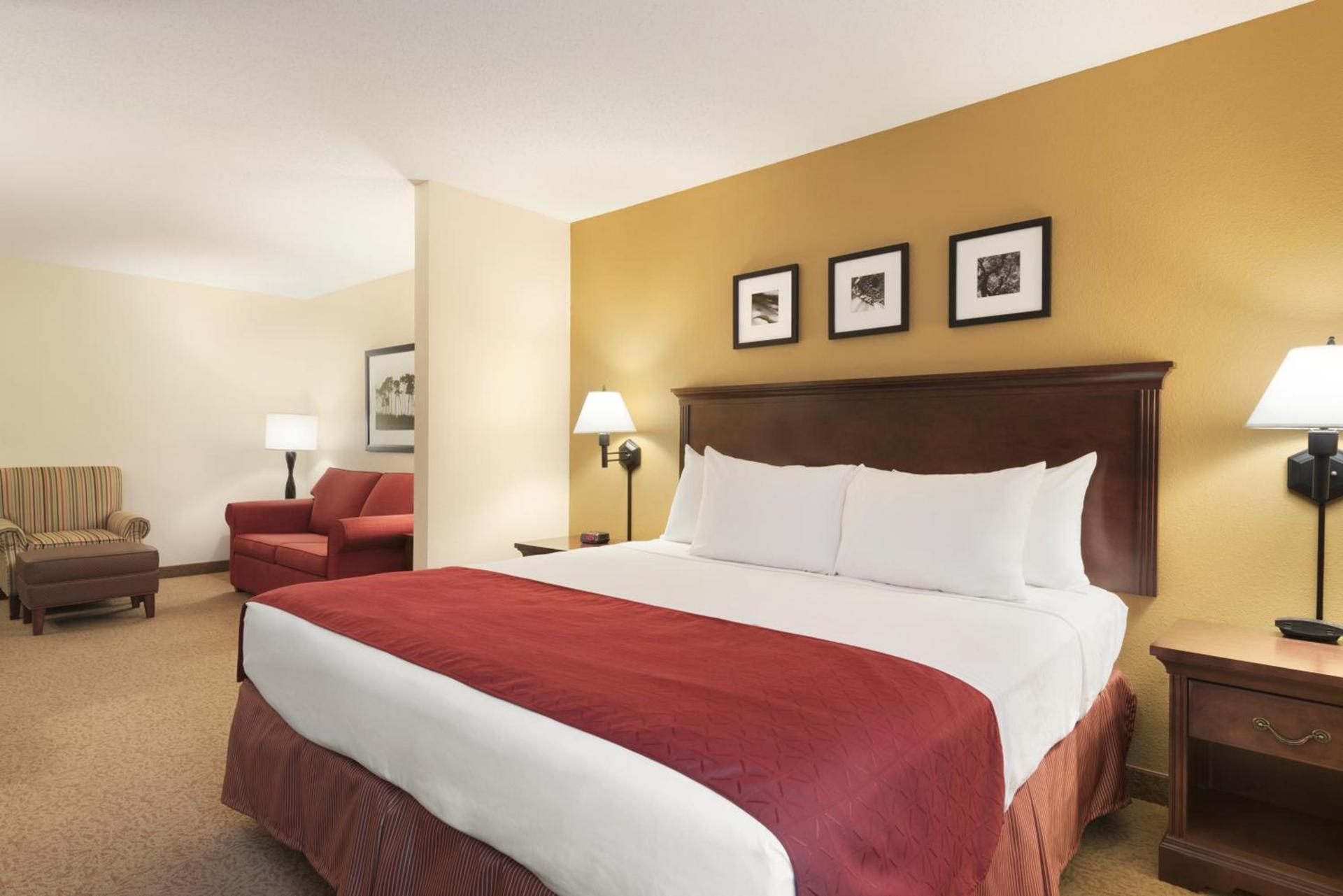 Country Inn & Suites by Radisson, Cedar Rapids Airport, IA photo 19
