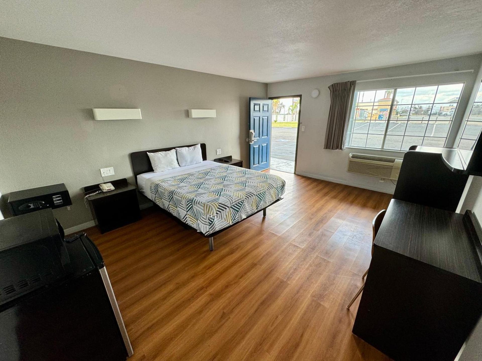 Motel 6-Delano, CA photo 37