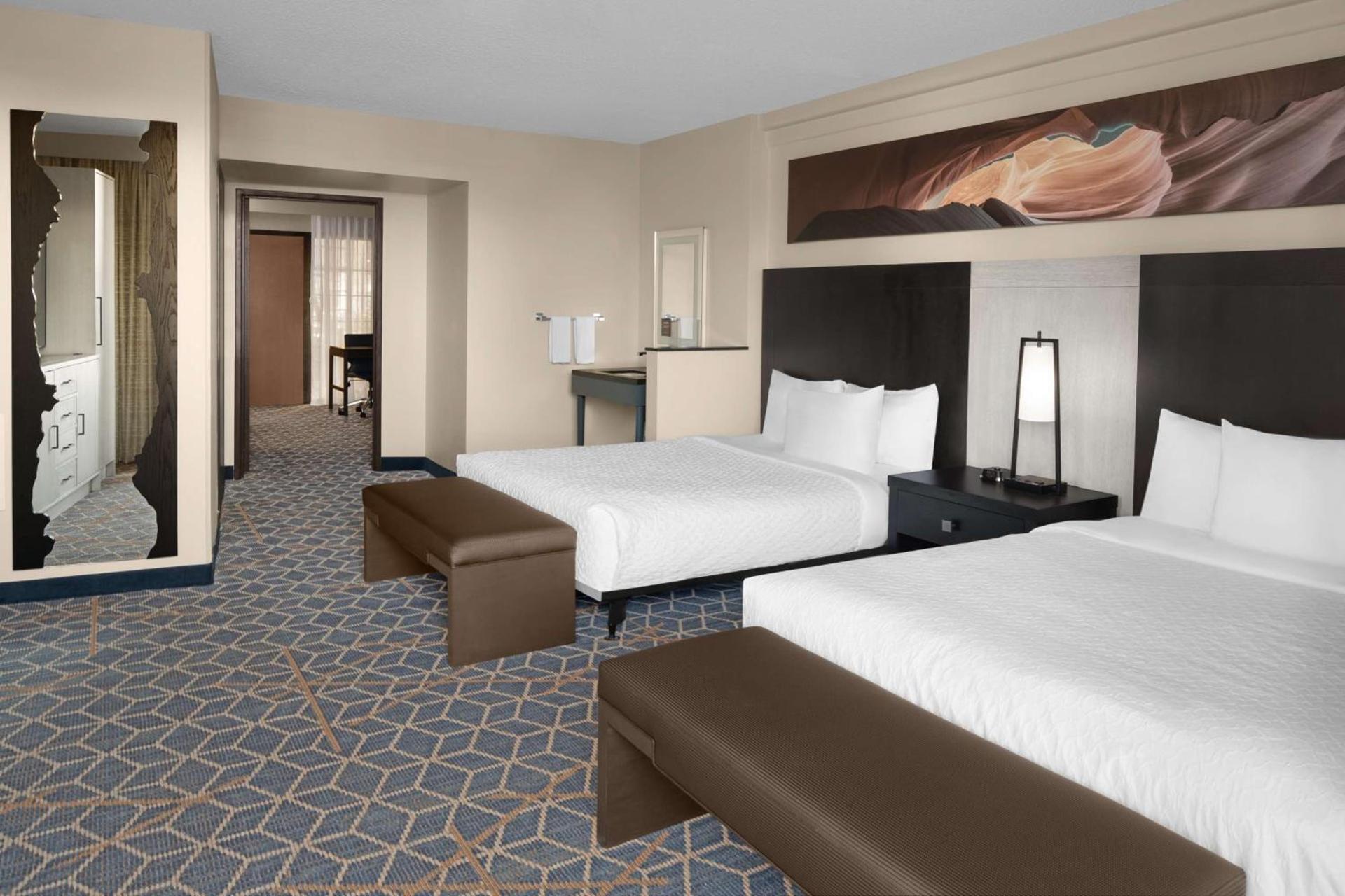 Embassy Suites by Hilton Phoenix Biltmore photo 44