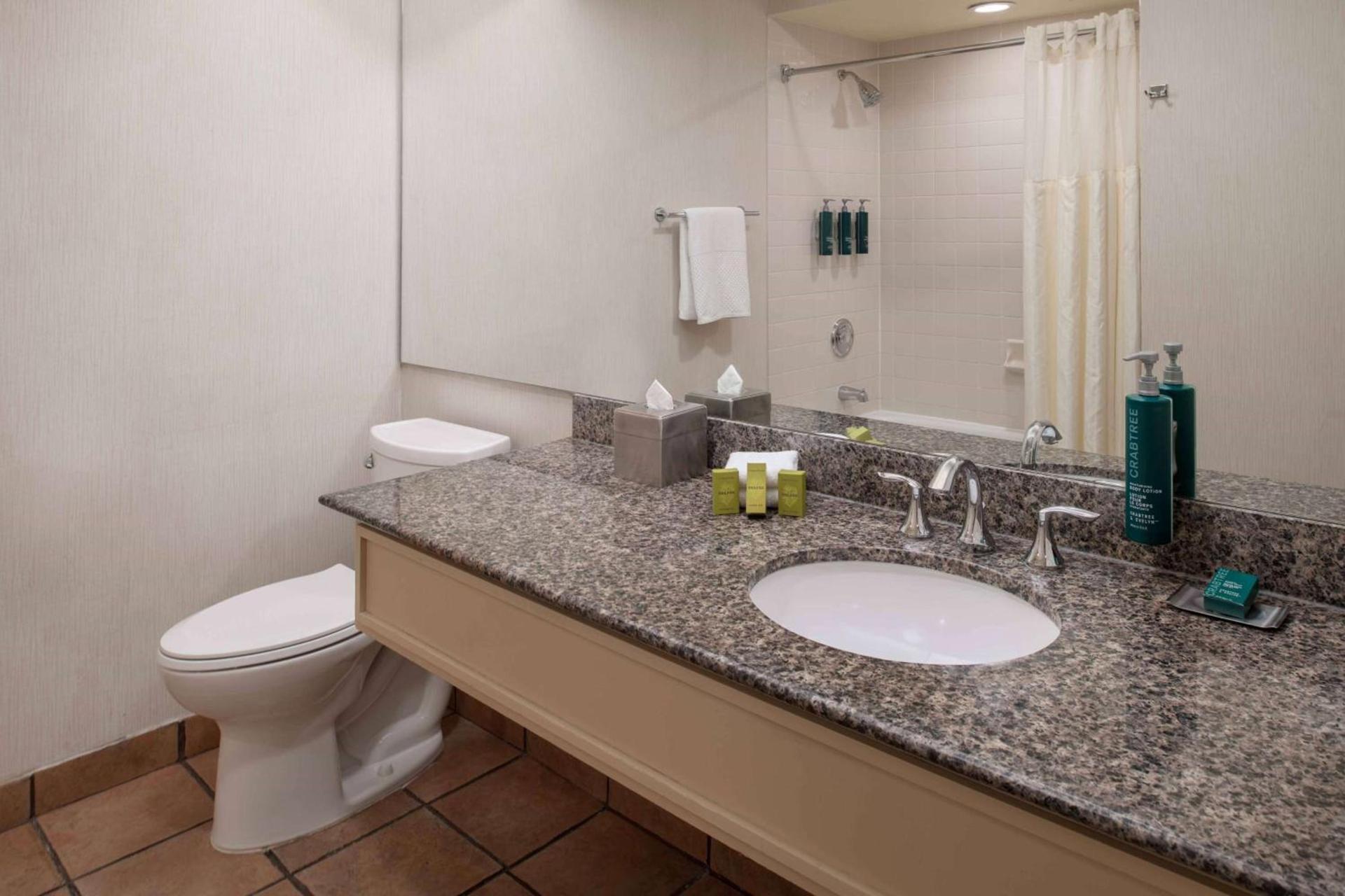 DoubleTree by Hilton Sonoma Wine Country photo 59