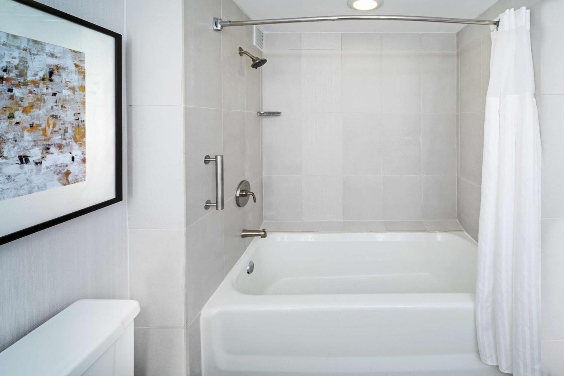 DoubleTree by Hilton Tulsa - Warren Place photo 11