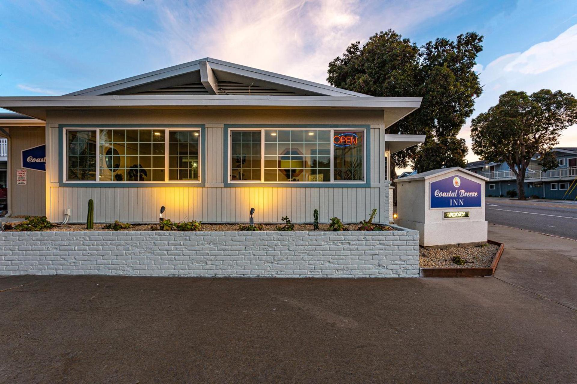 Coastal Breeze Inn photo 4
