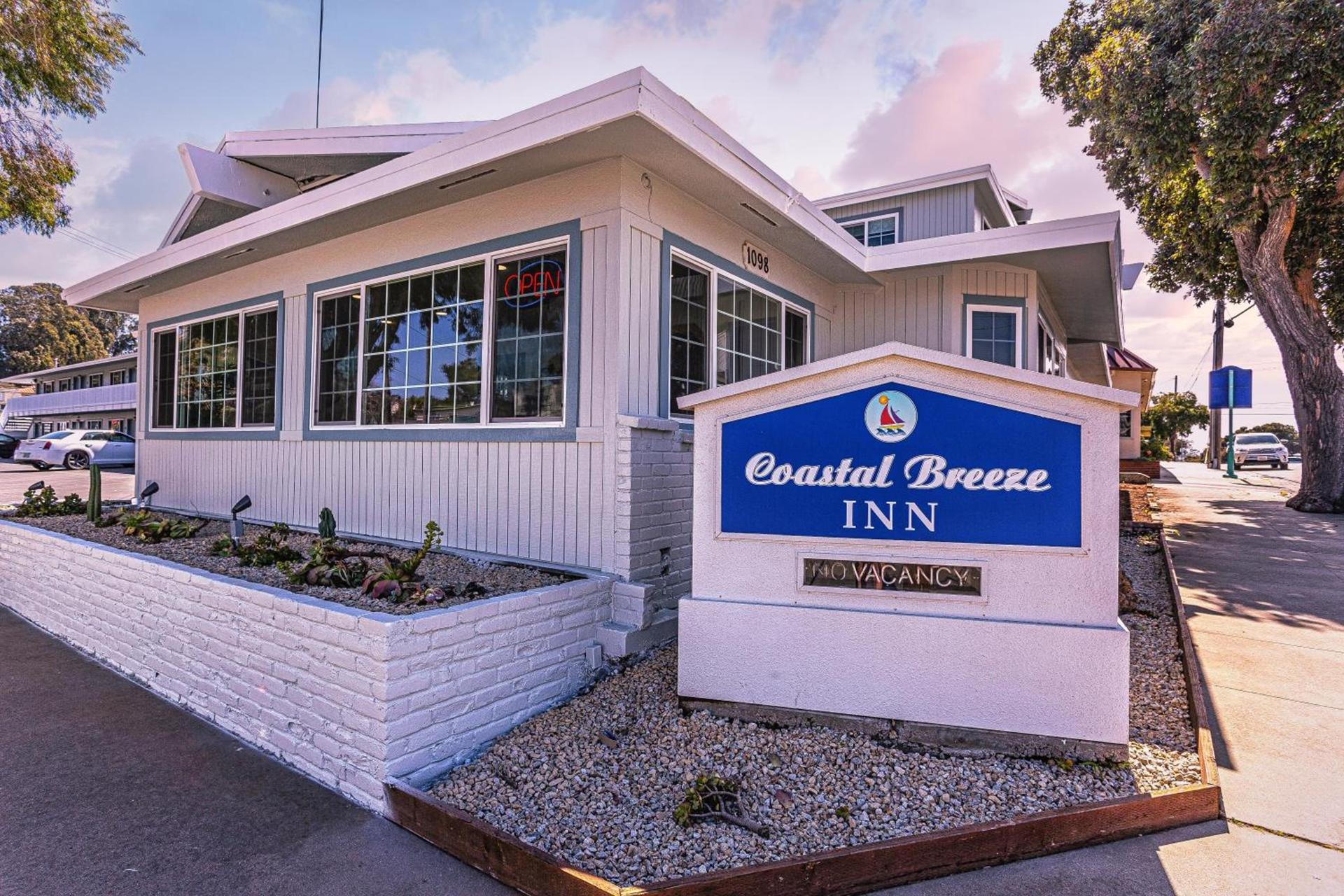 Coastal Breeze Inn photo 1