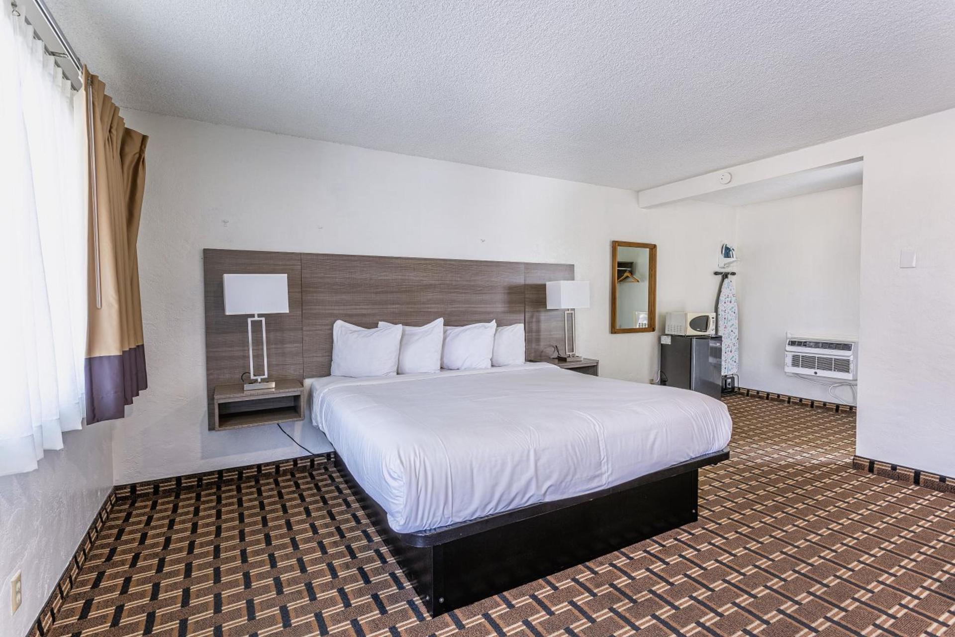 Coastal Breeze Inn photo 19